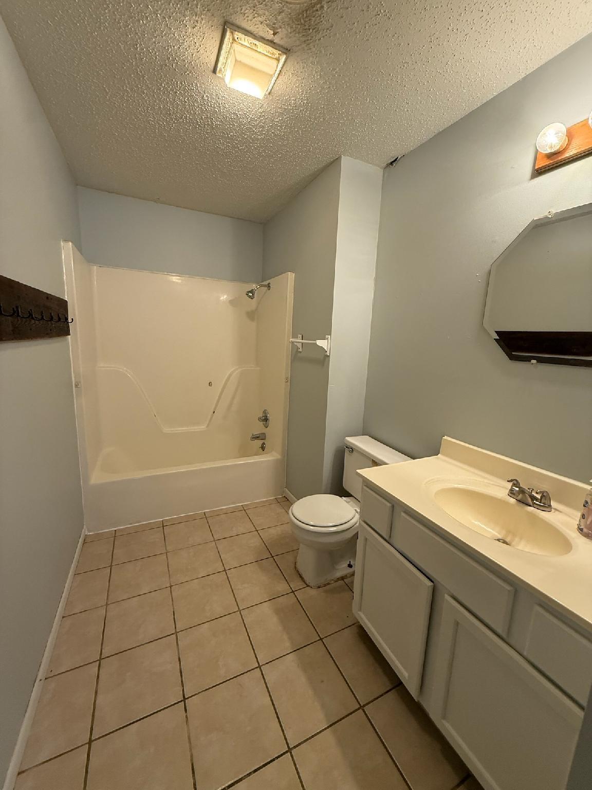 301 Luyster Street Property Photo 12
