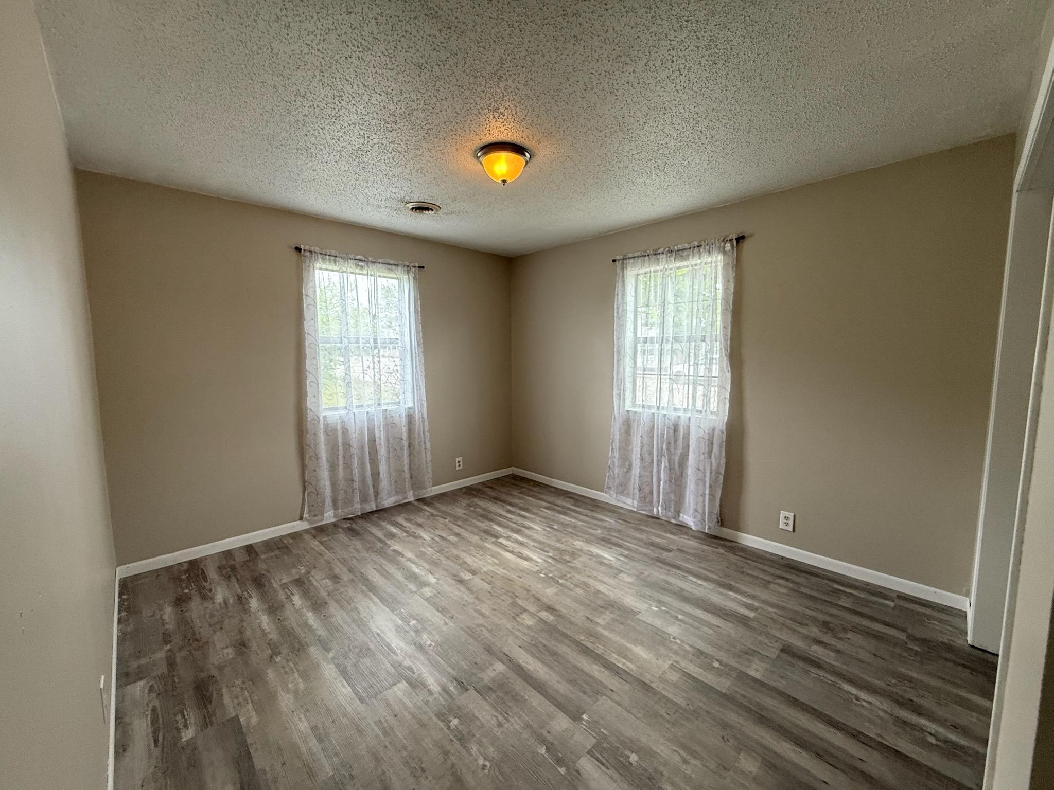 301 Luyster Street Property Photo 13