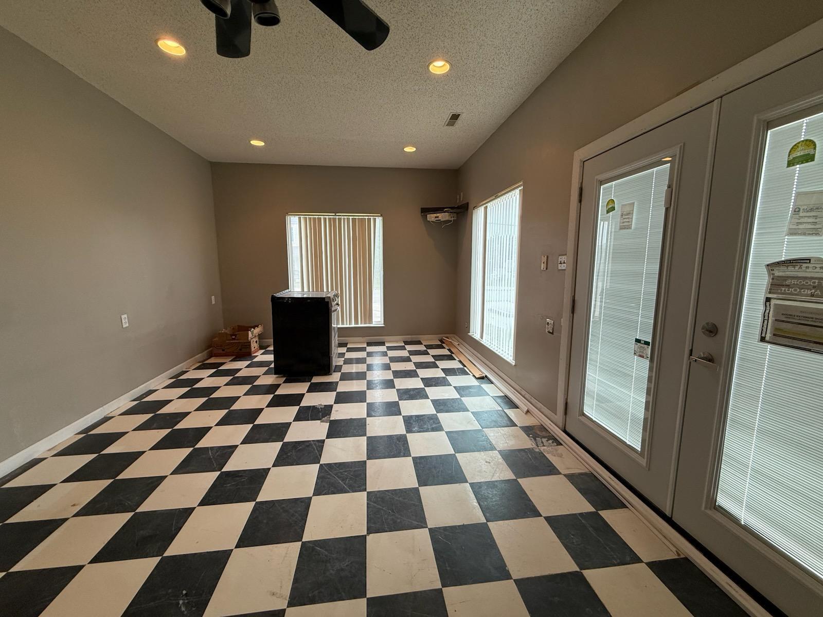 301 Luyster Street Property Photo 14