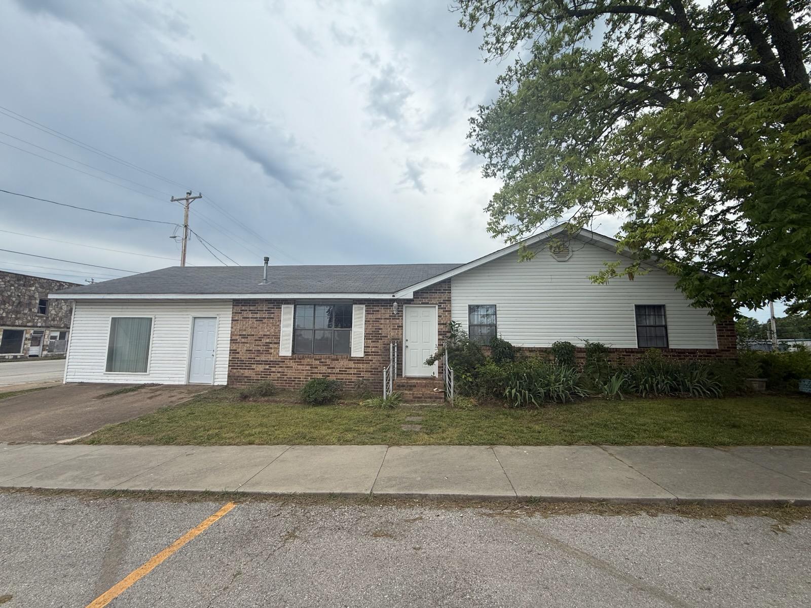 301 Luyster Street Property Photo 19