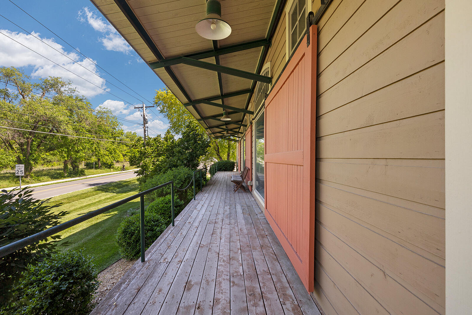 4064 South Lone Pine Avenue Property Photo 9