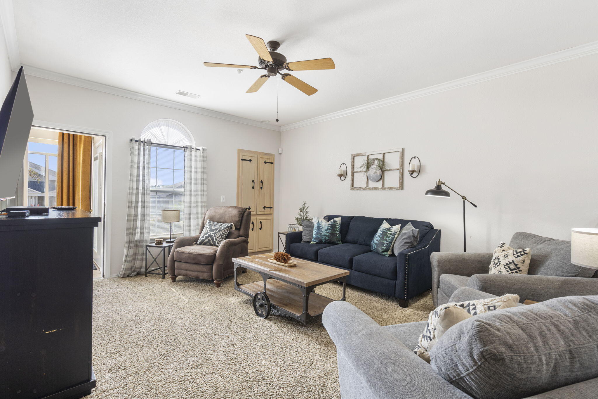 300 Glory Road 2 Property Photo 4