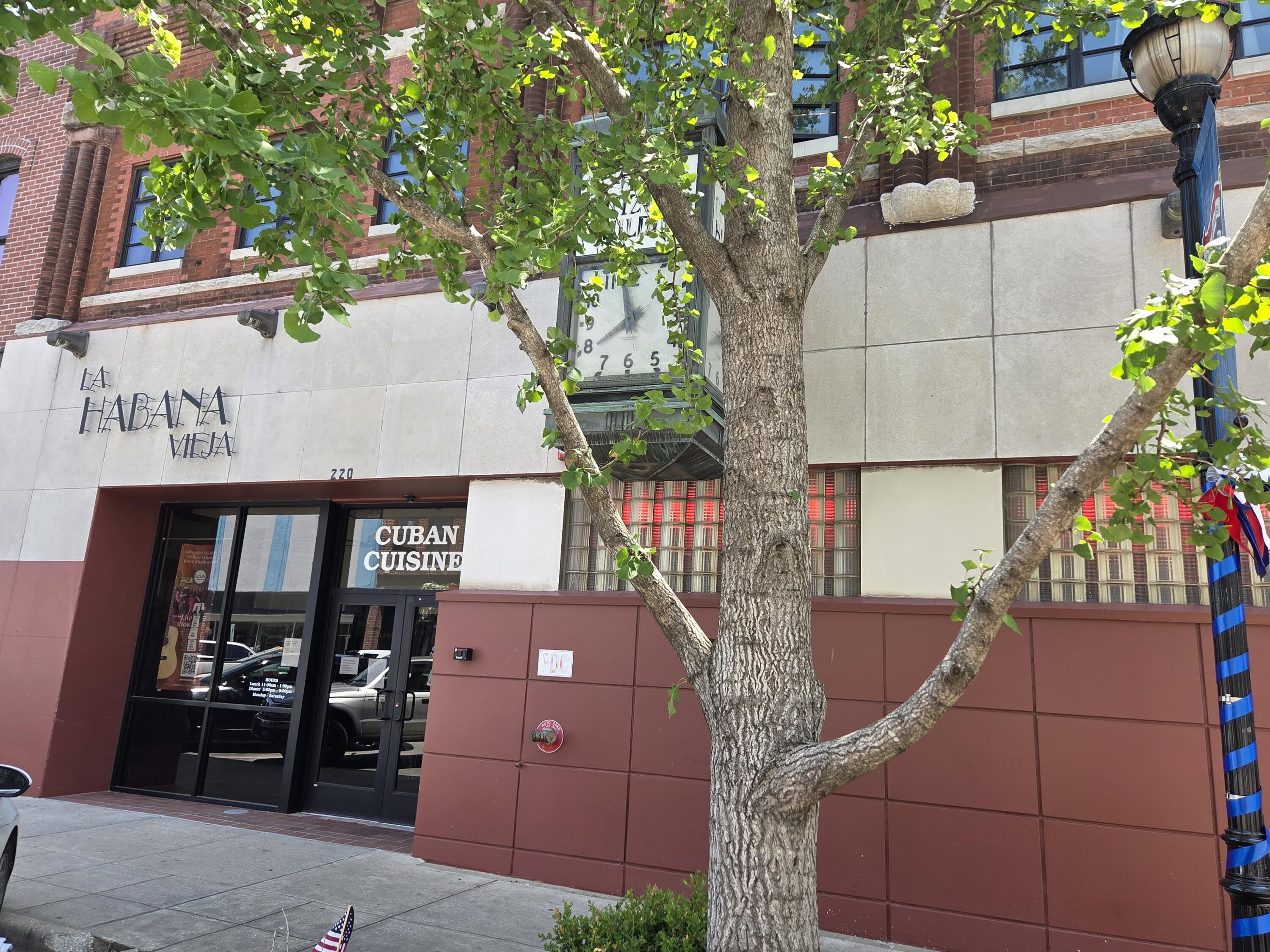 220 East Commercial Street Property Photo 6