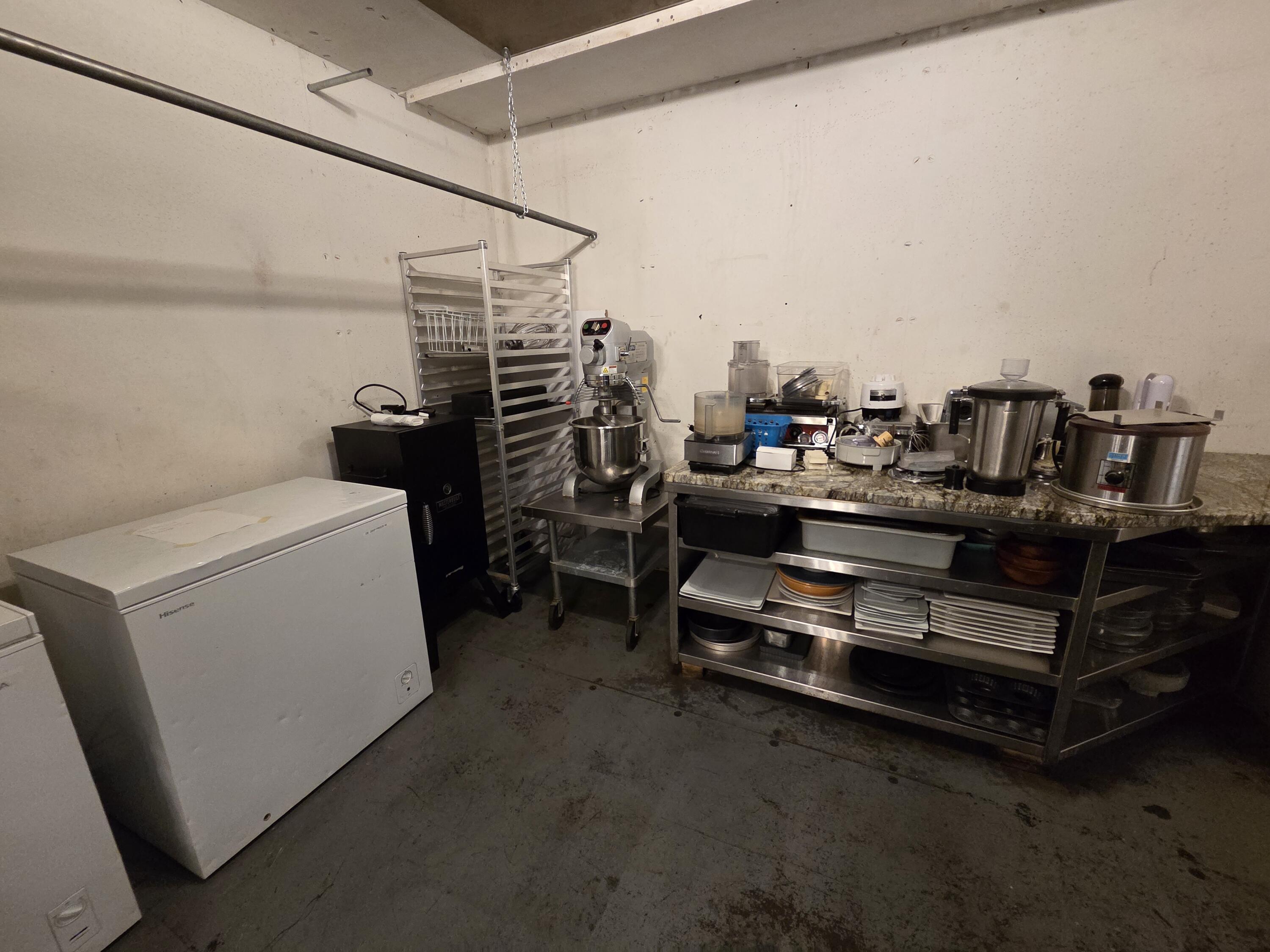 220 East Commercial Street Property Photo 49