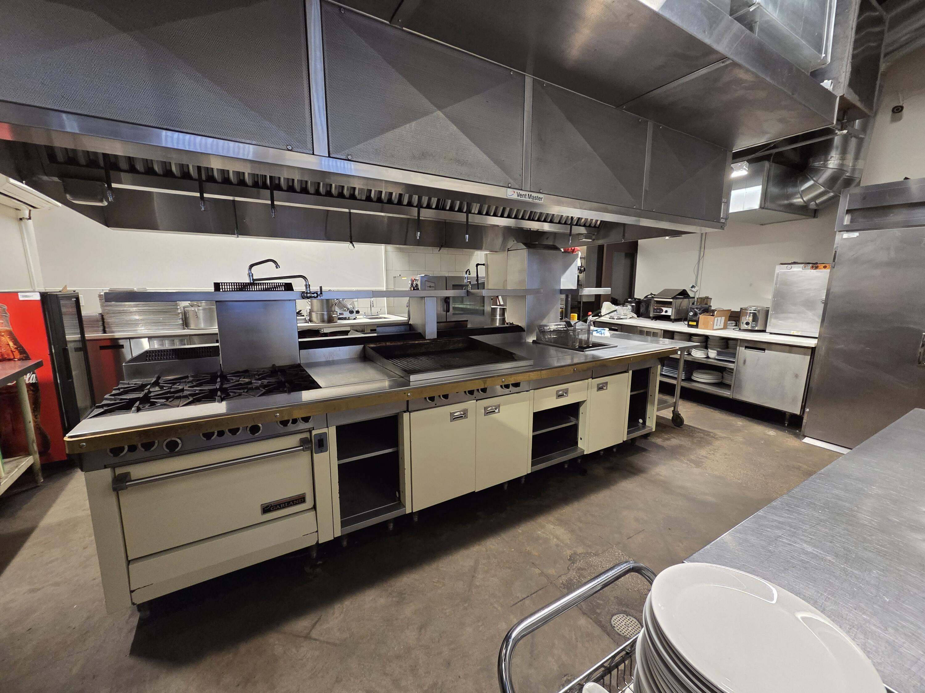 220 East Commercial Street Property Photo 59