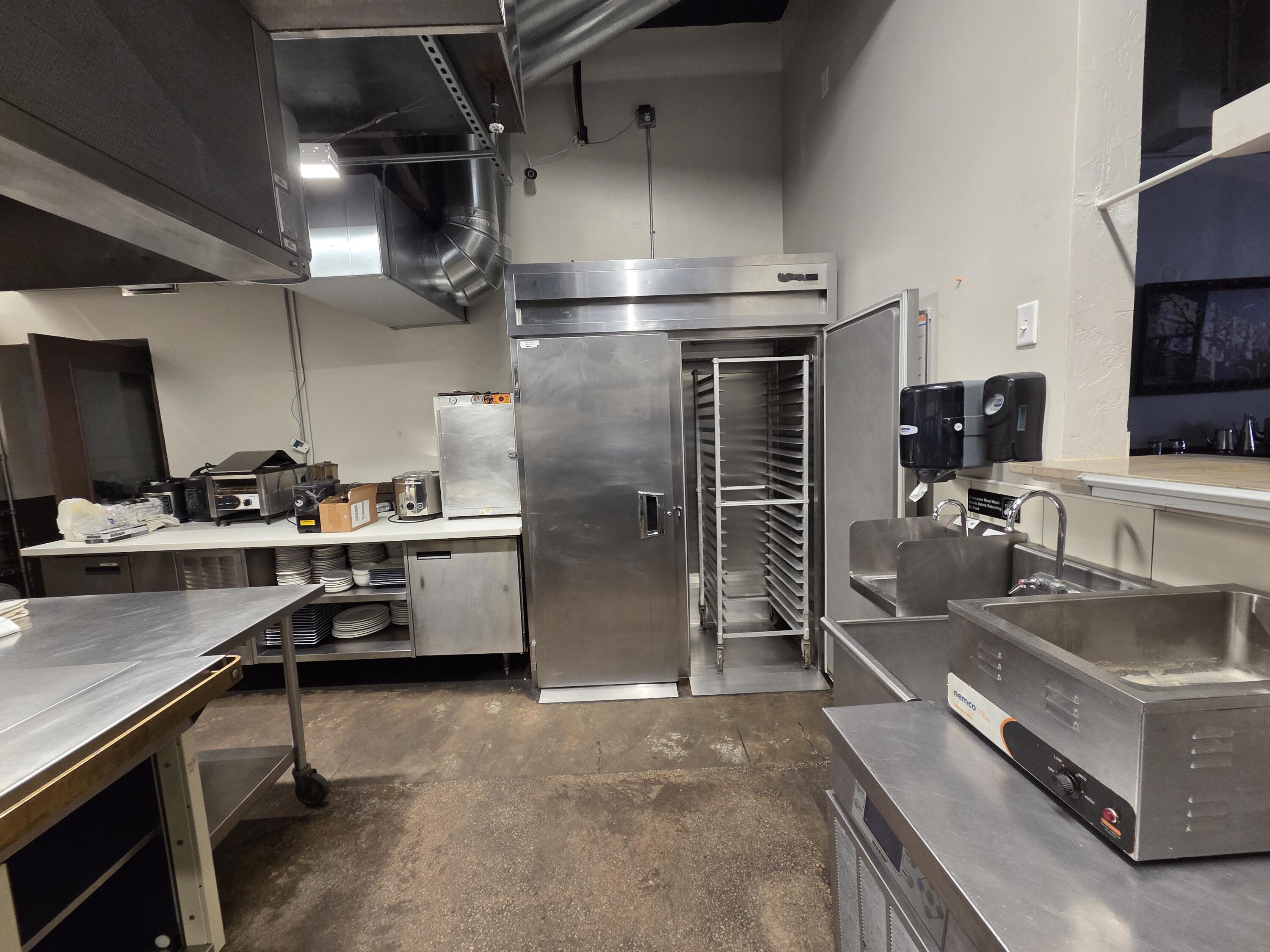 220 East Commercial Street Property Photo 61