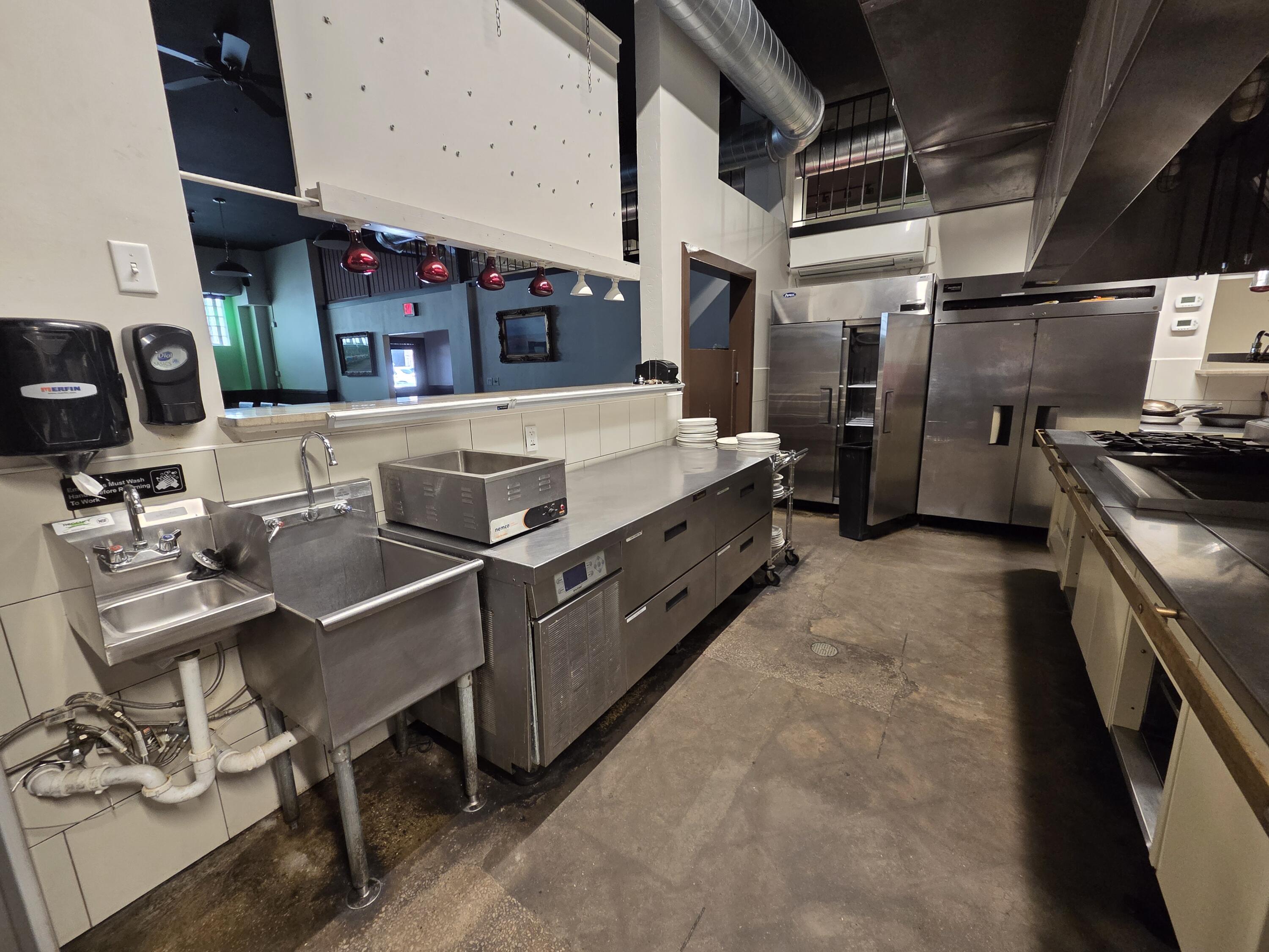 220 East Commercial Street Property Photo 62