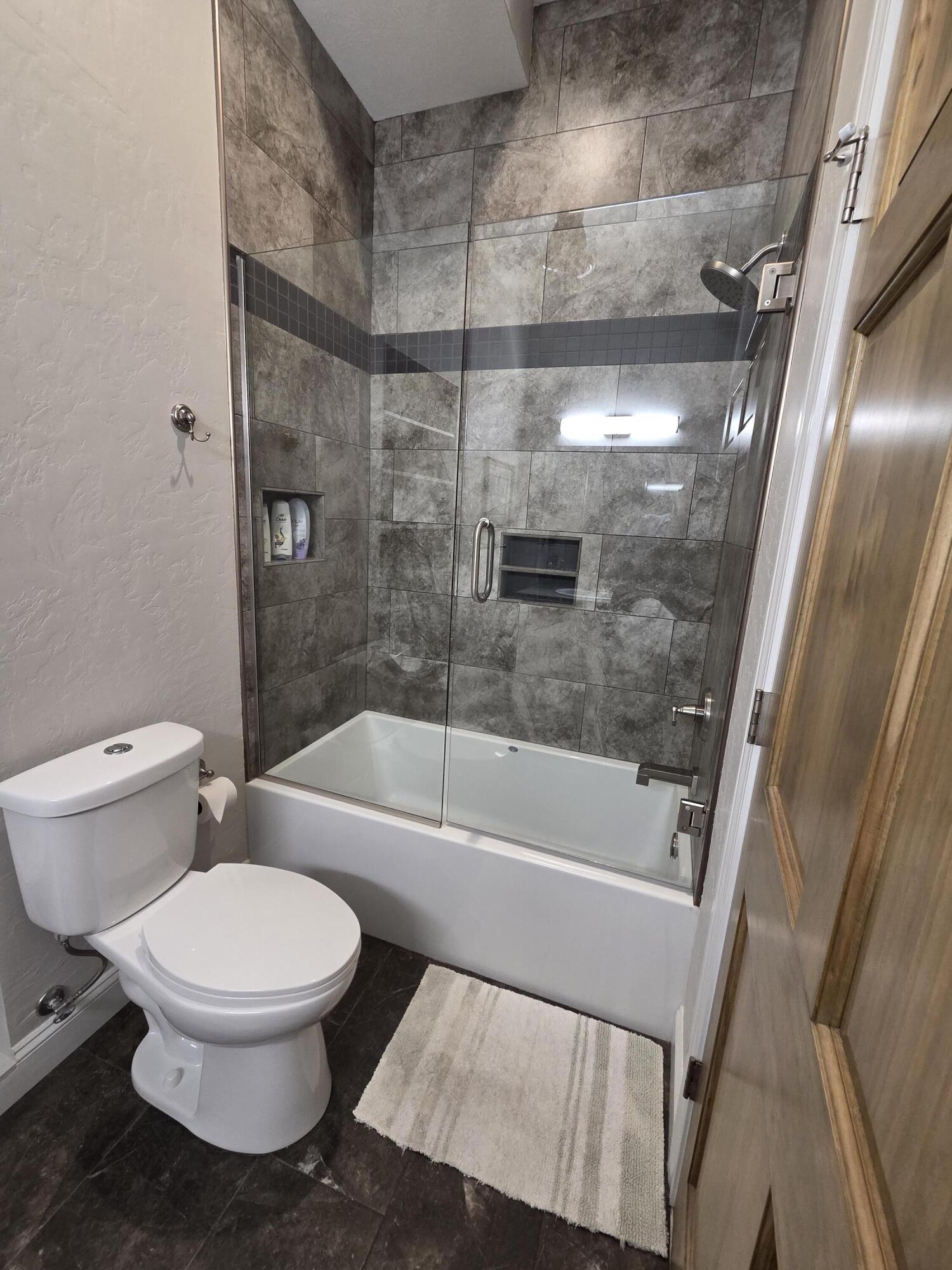 220 East Commercial Street Property Photo 81