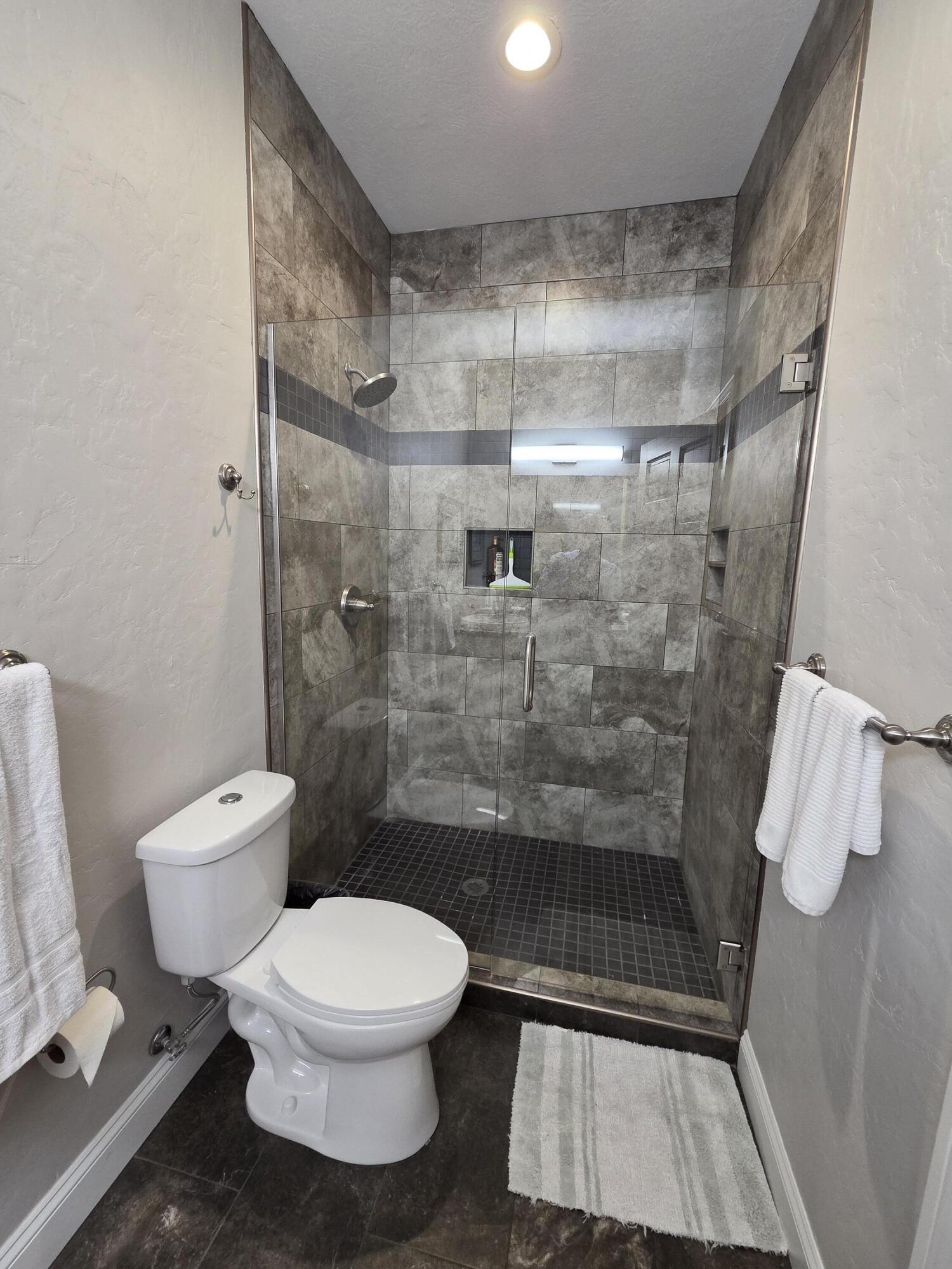 220 East Commercial Street Property Photo 86