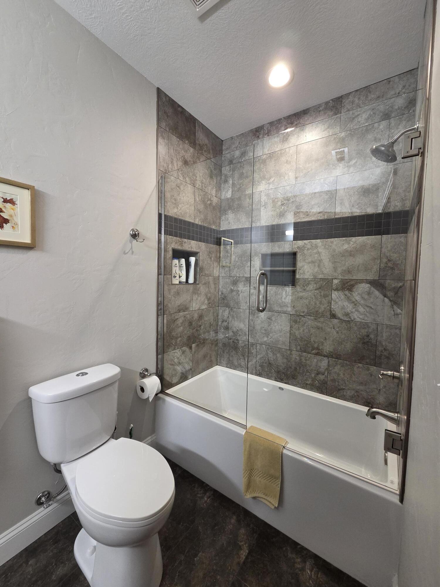 220 East Commercial Street Property Photo 96