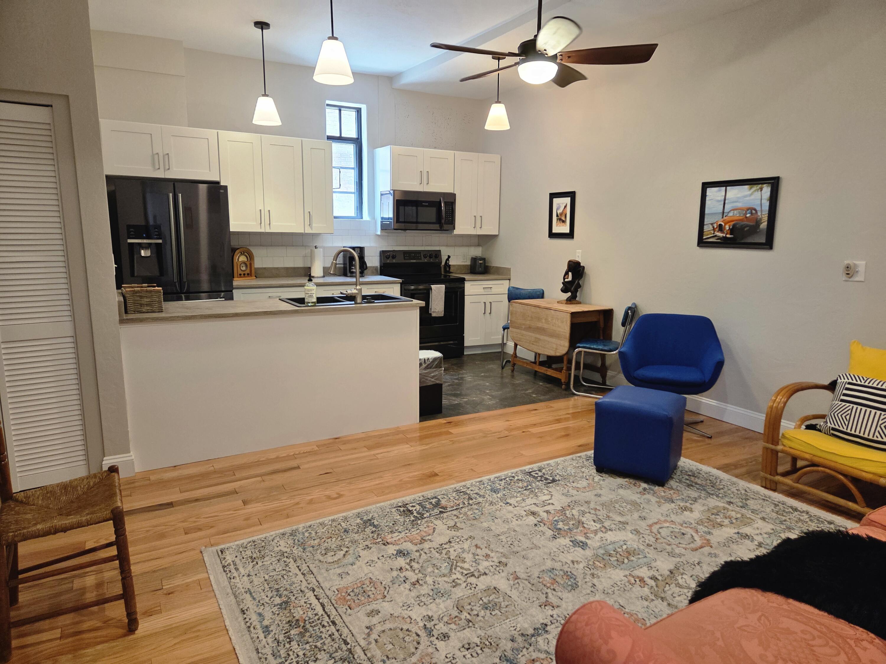 220 East Commercial Street Property Photo 101