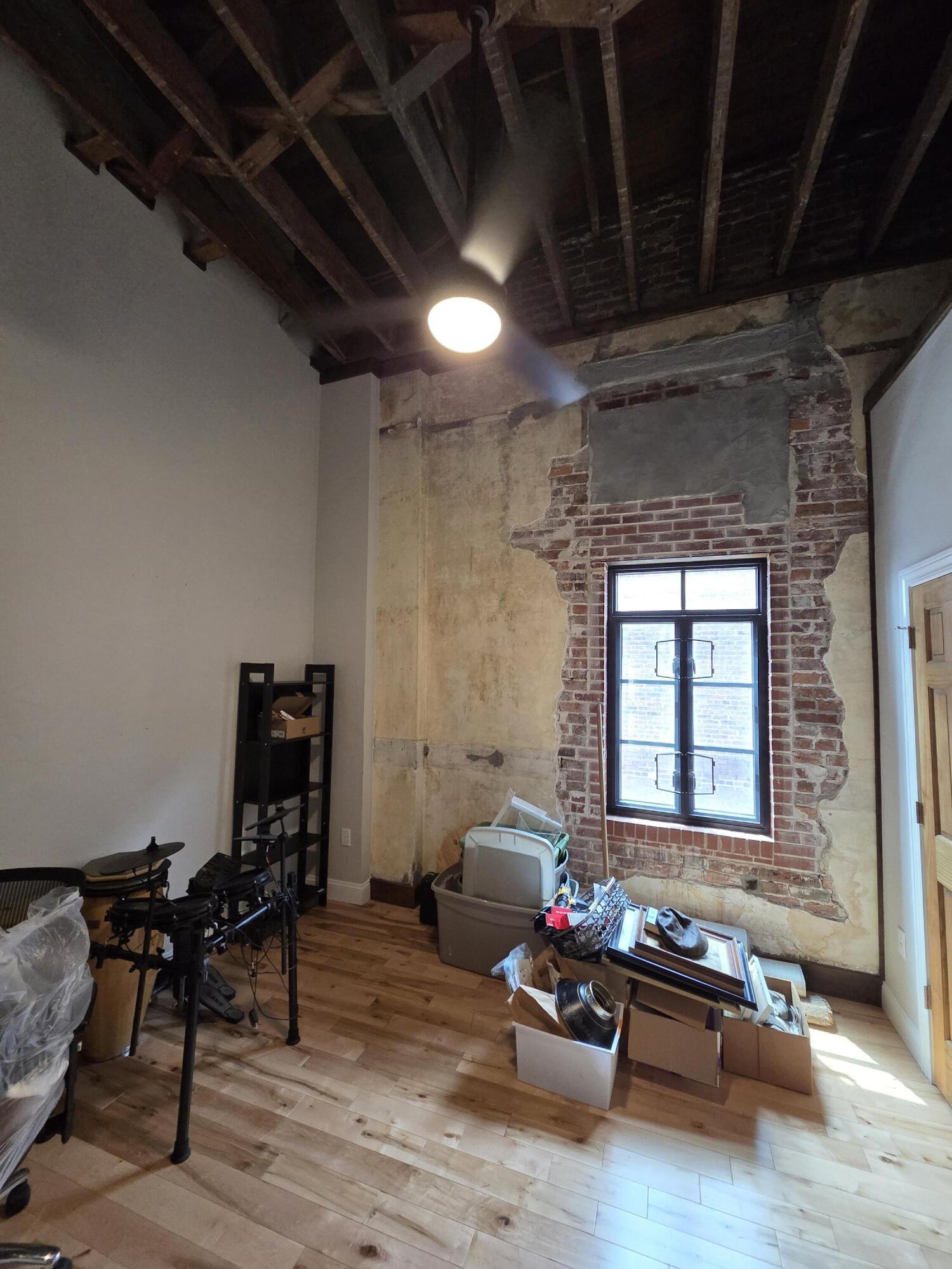 220 East Commercial Street Property Photo 126