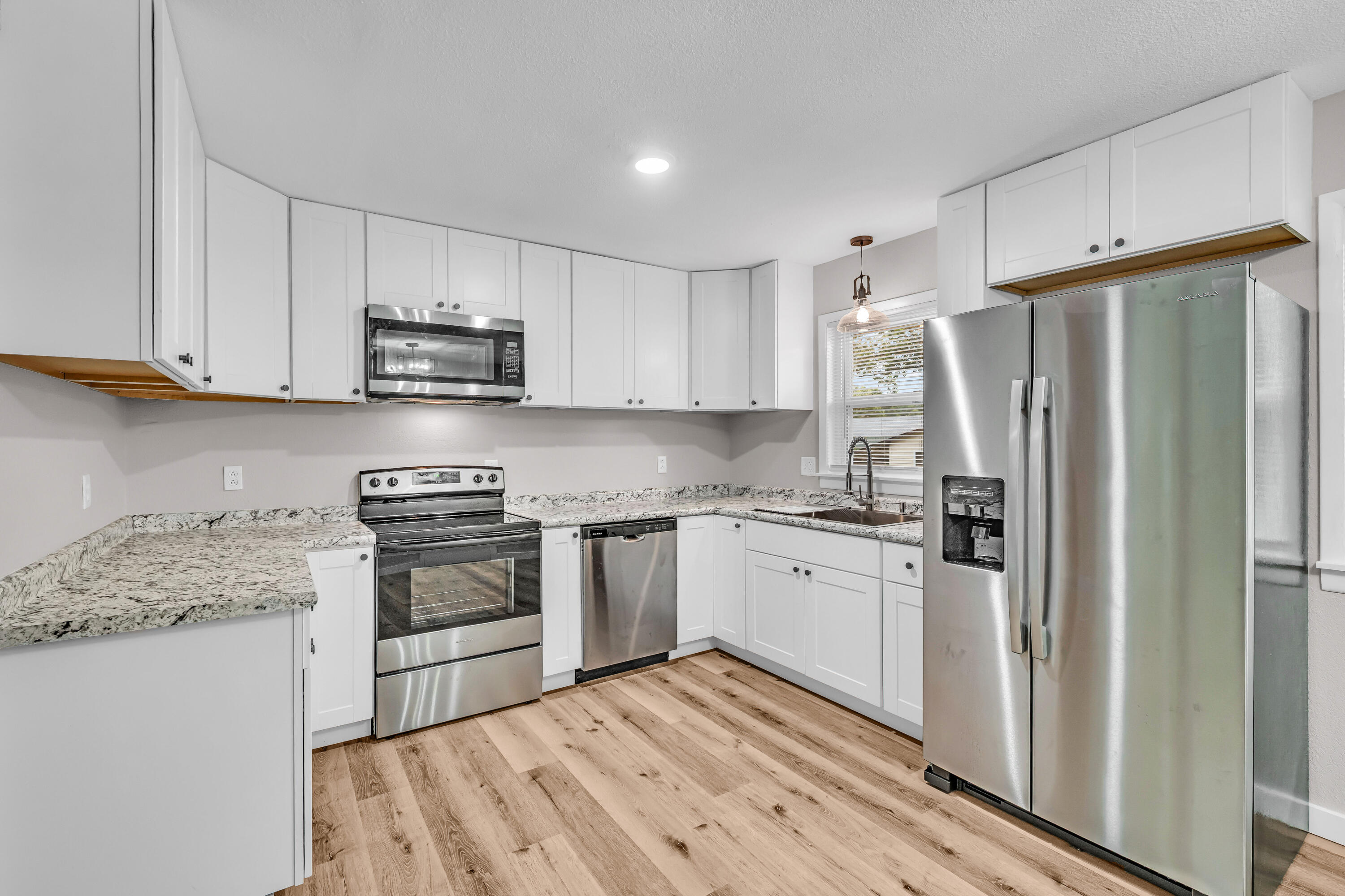 1907 Debra Drive Property Photo 6