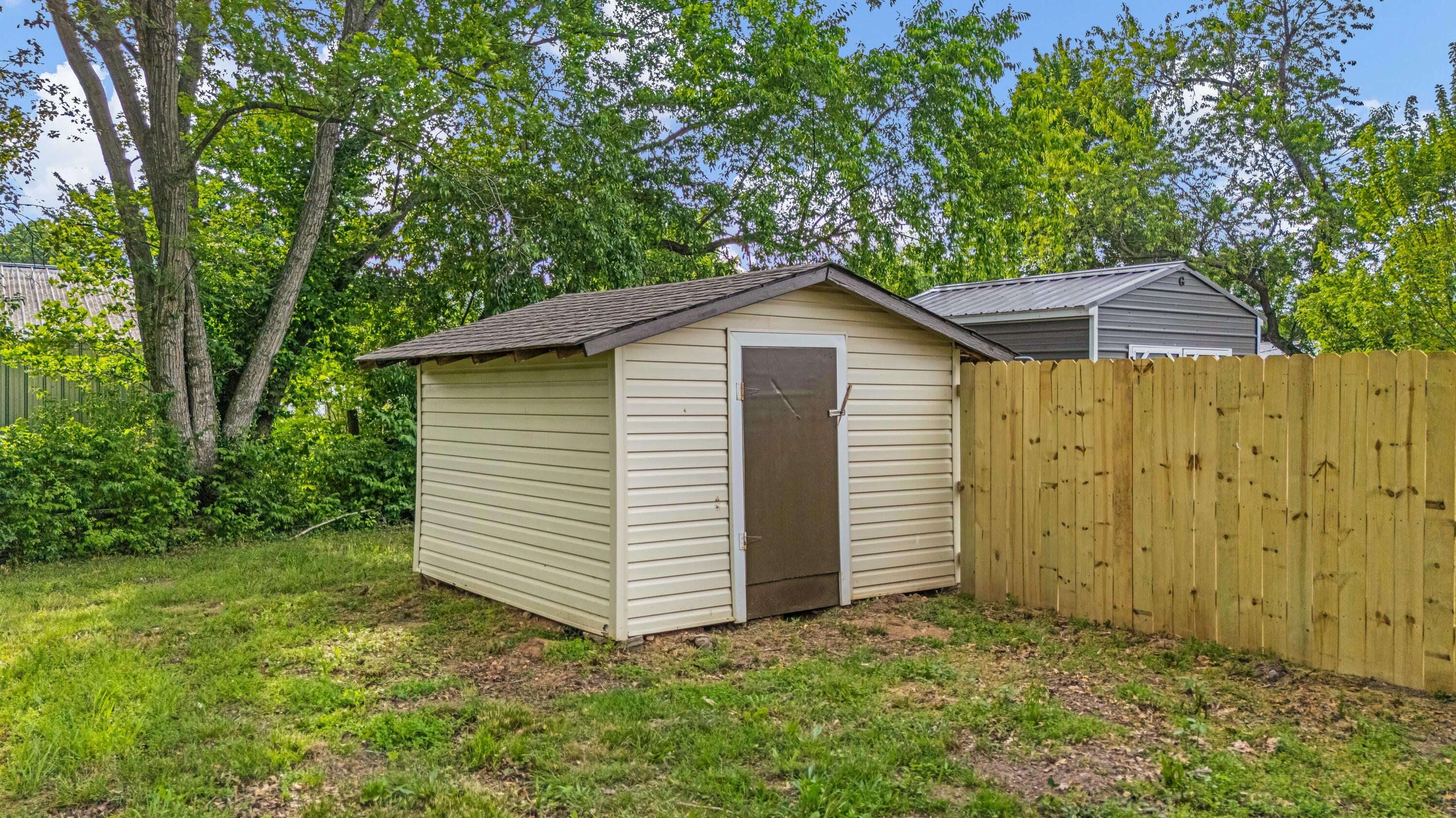 1907 Debra Drive Property Photo 26