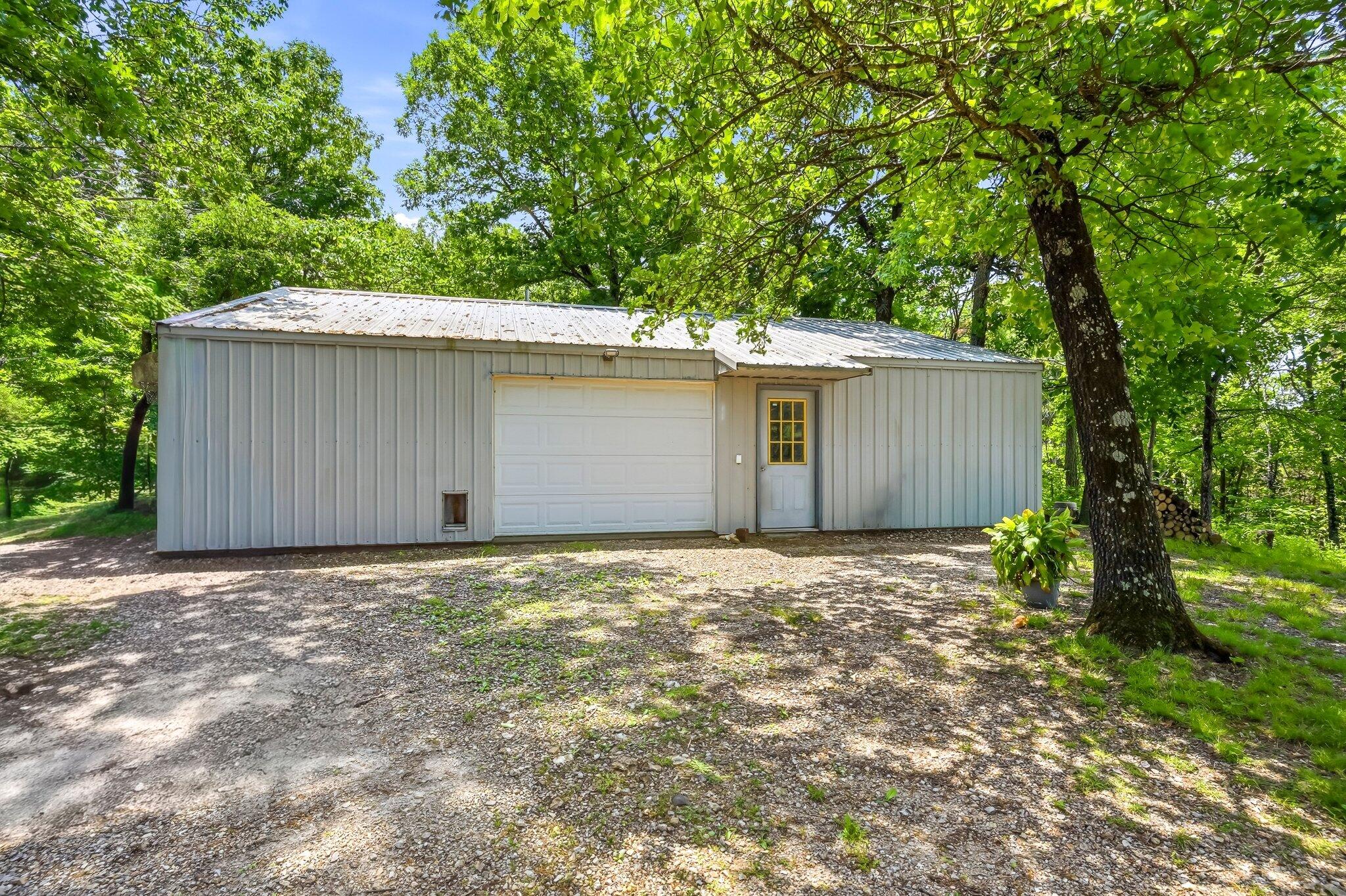 21006 State Highway E Property Photo 30
