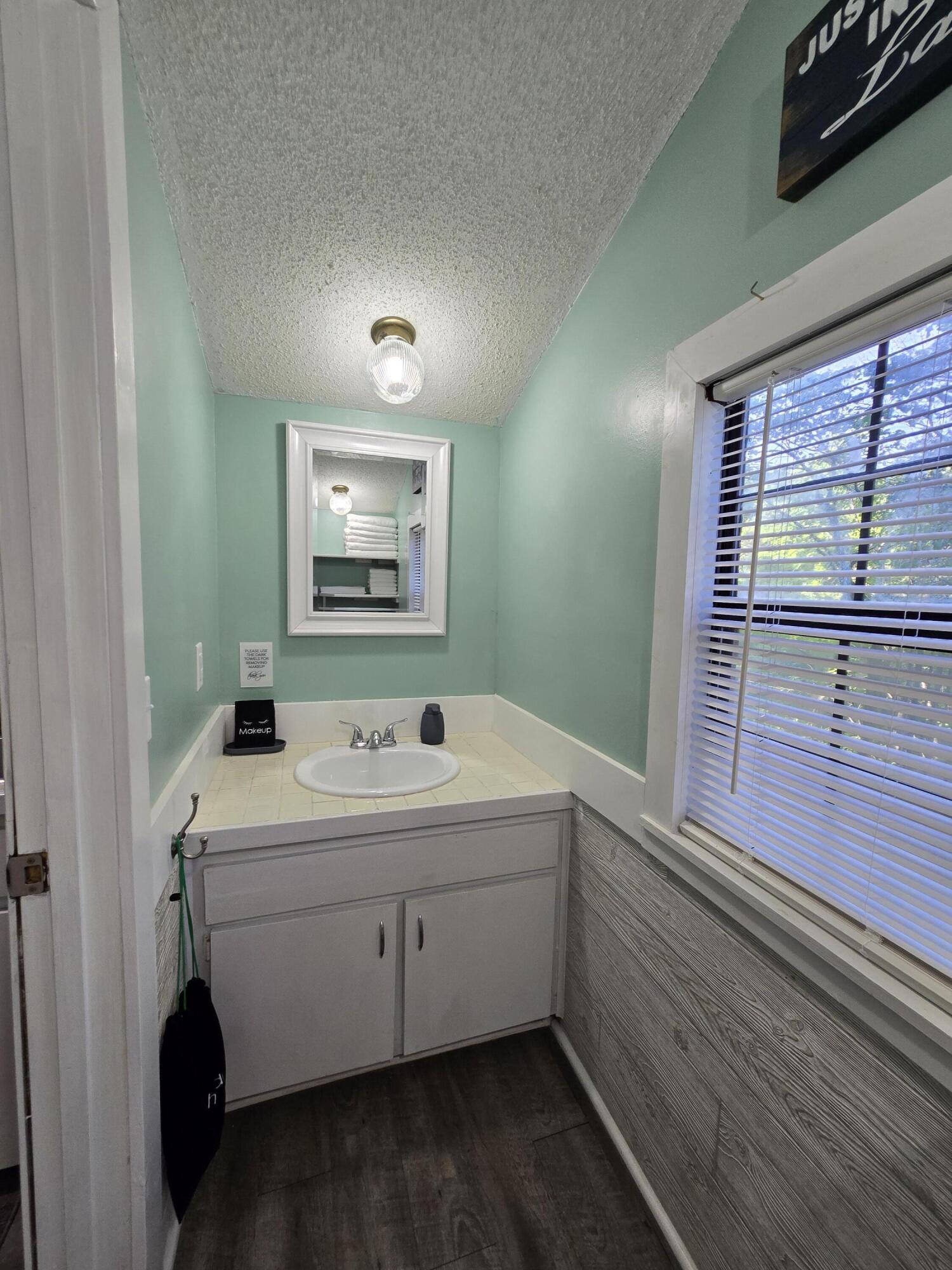 22674 Forest Lane Property Photo 38