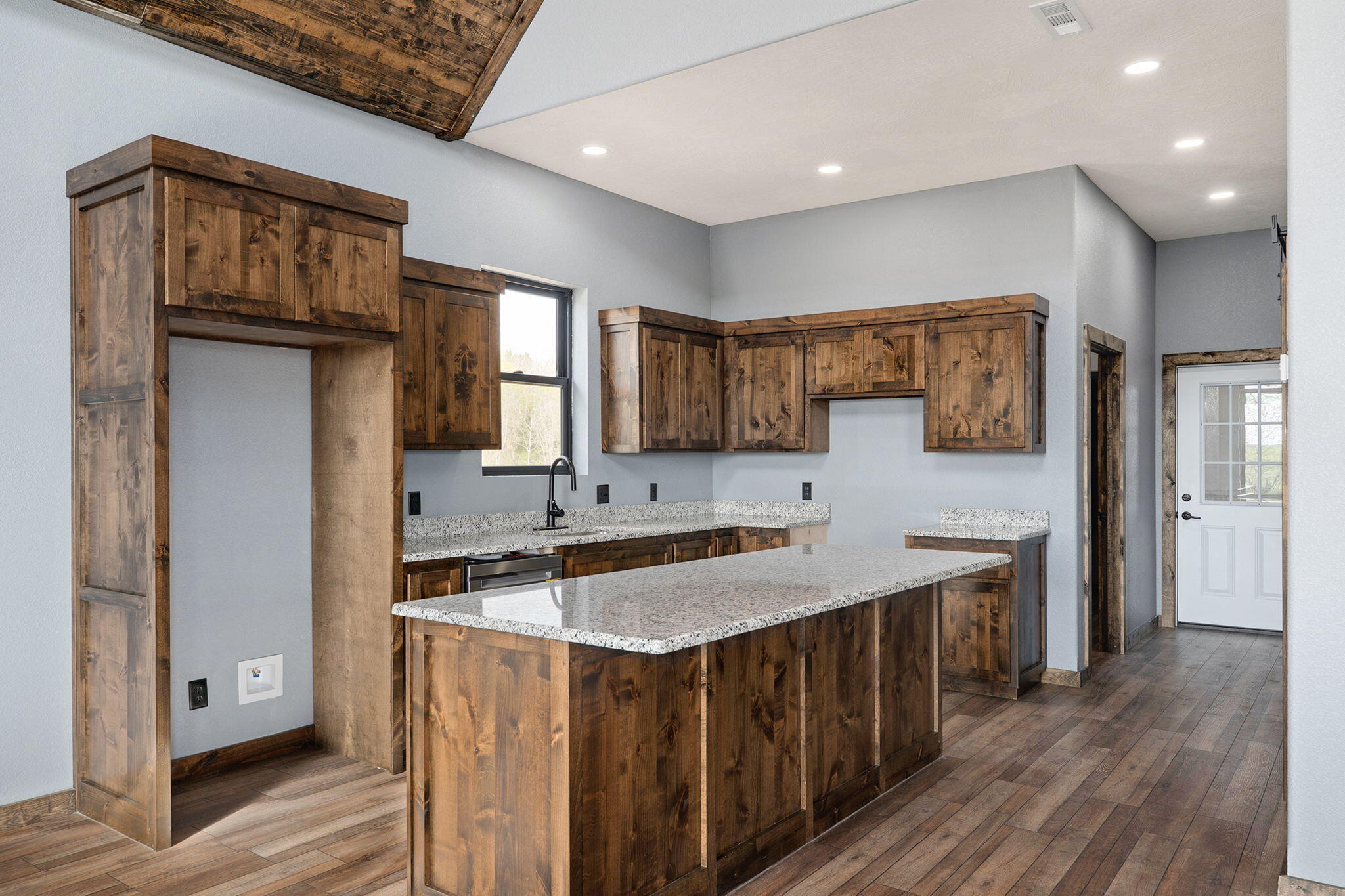 503 Airport Road Property Photo 25