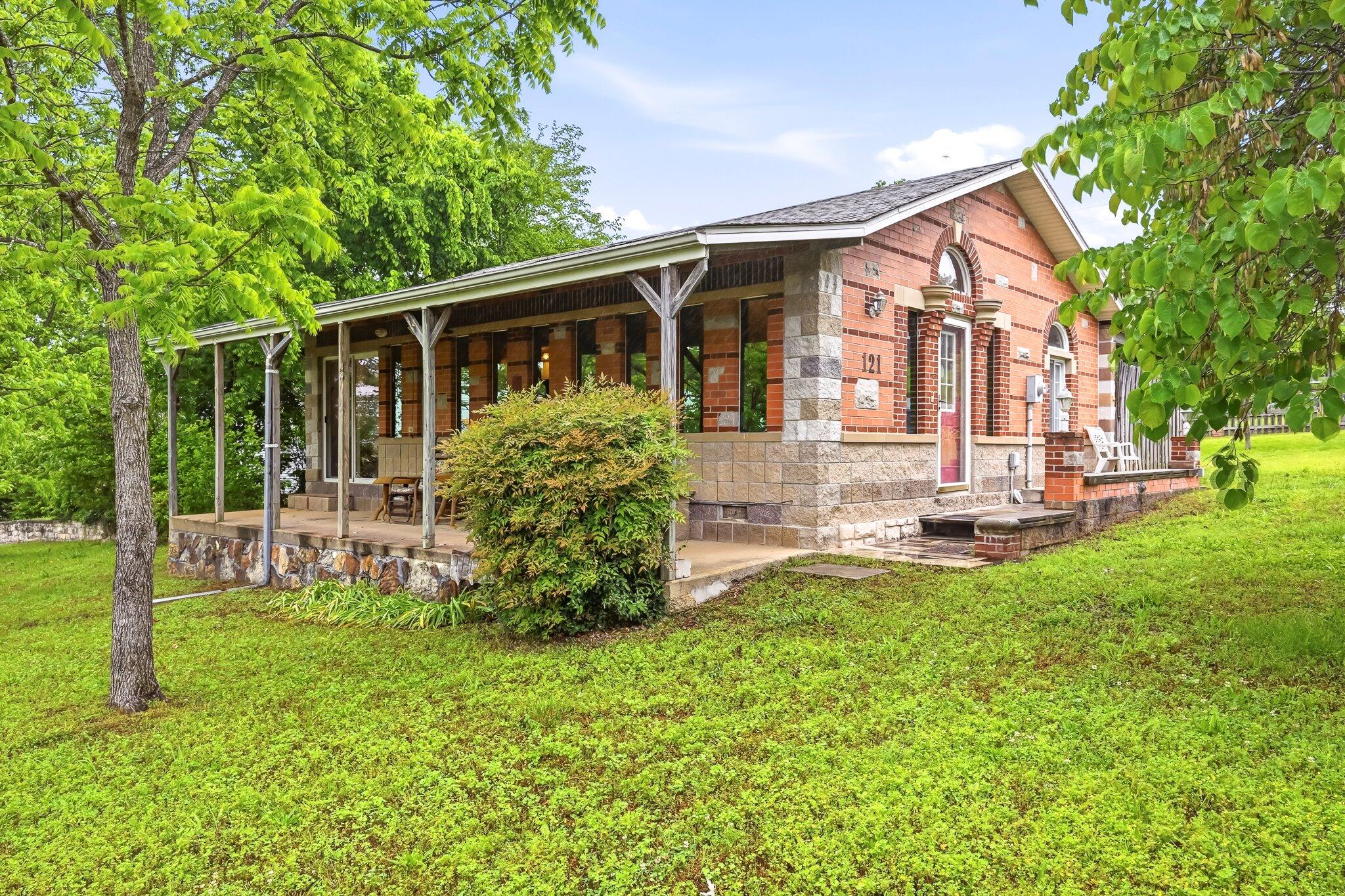 121 Cedar Street Property Photo 1