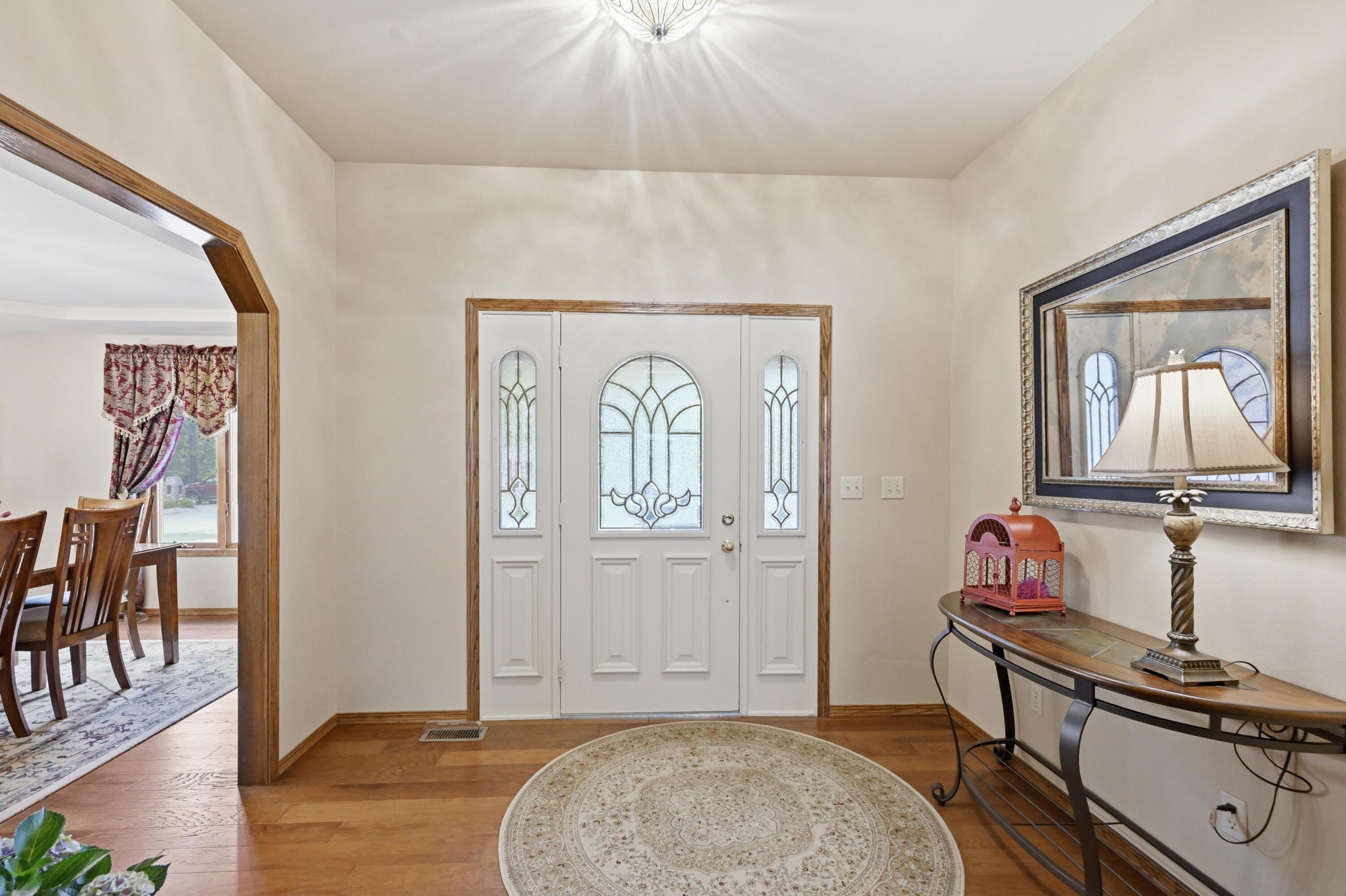 905 Macy Drive Property Photo 3