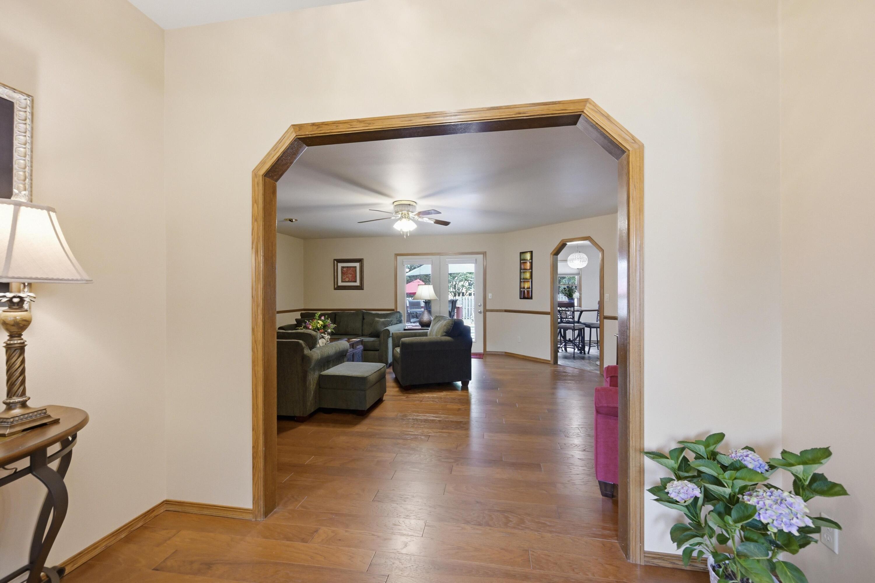 905 Macy Drive Property Photo 4
