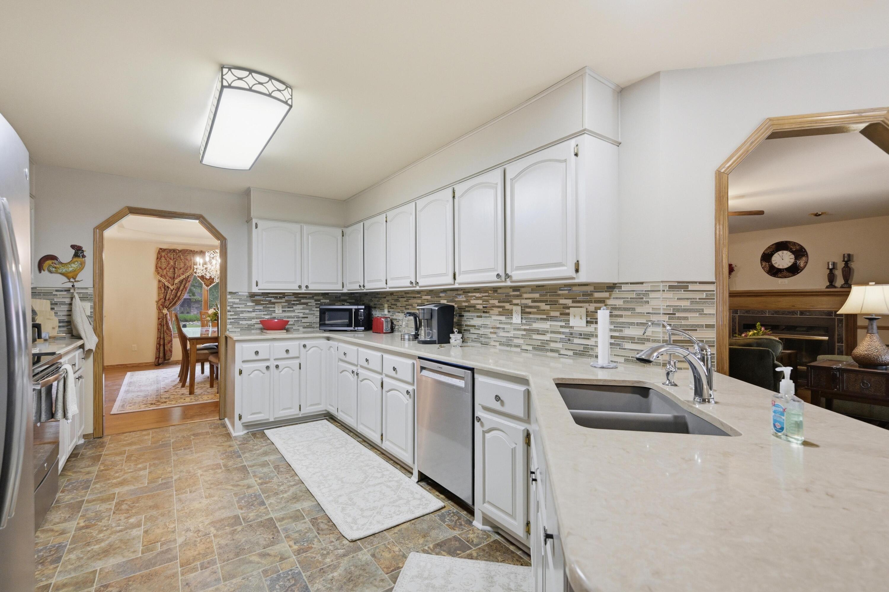 905 Macy Drive Property Photo 16