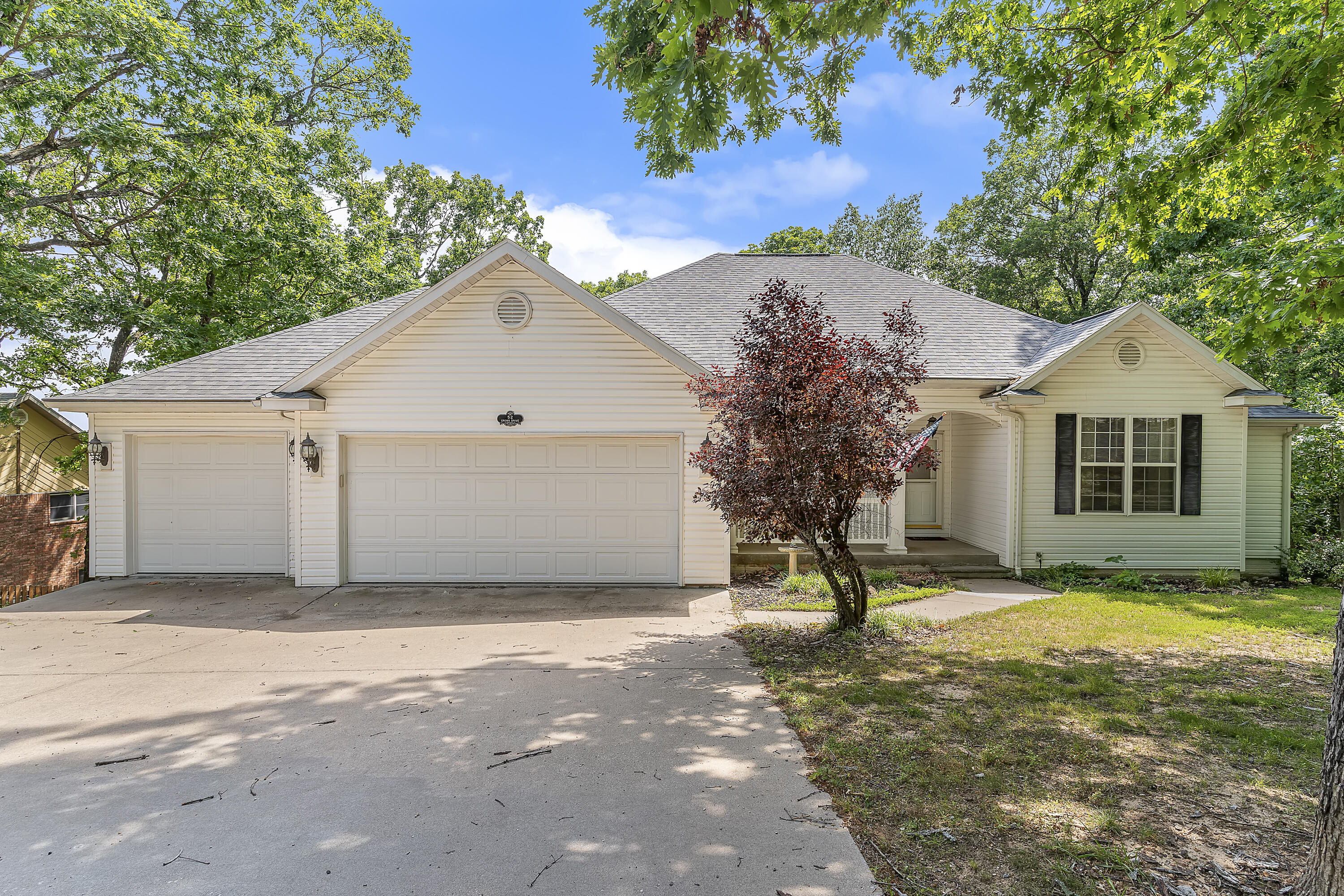 52 Crown Drive Property Photo 1