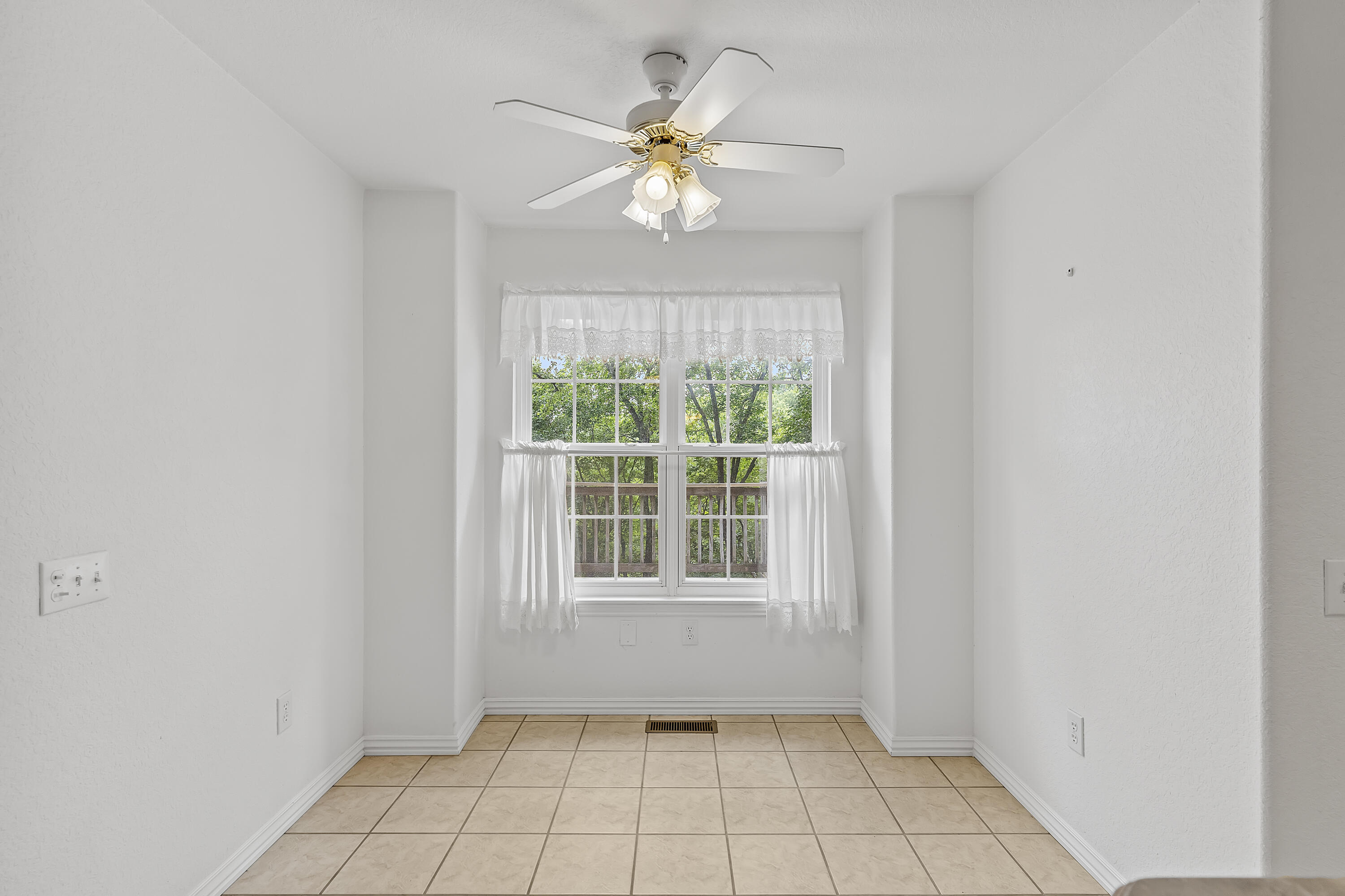 52 Crown Drive Property Photo 16