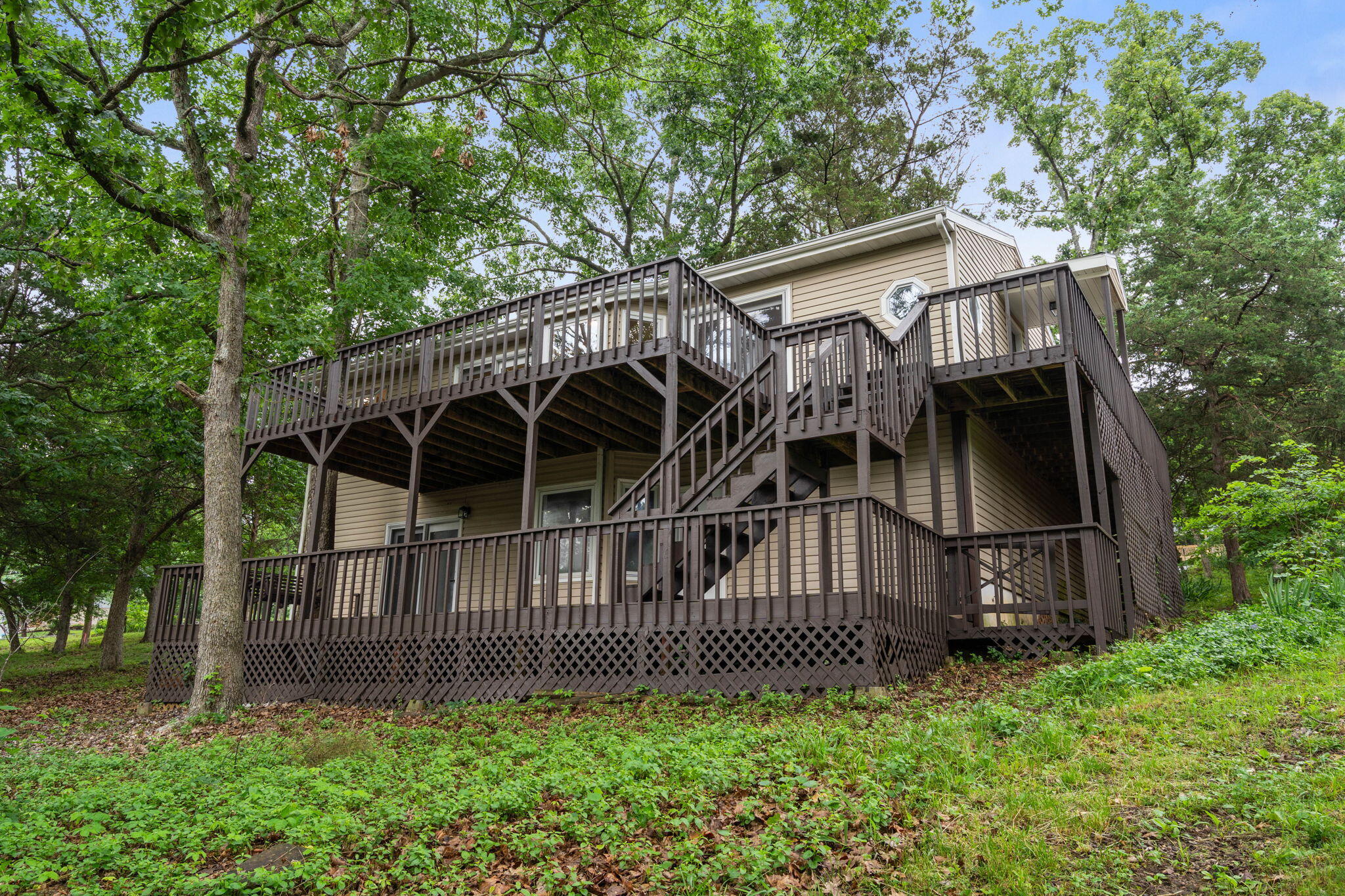 144 Santana Circle Property Photo 1