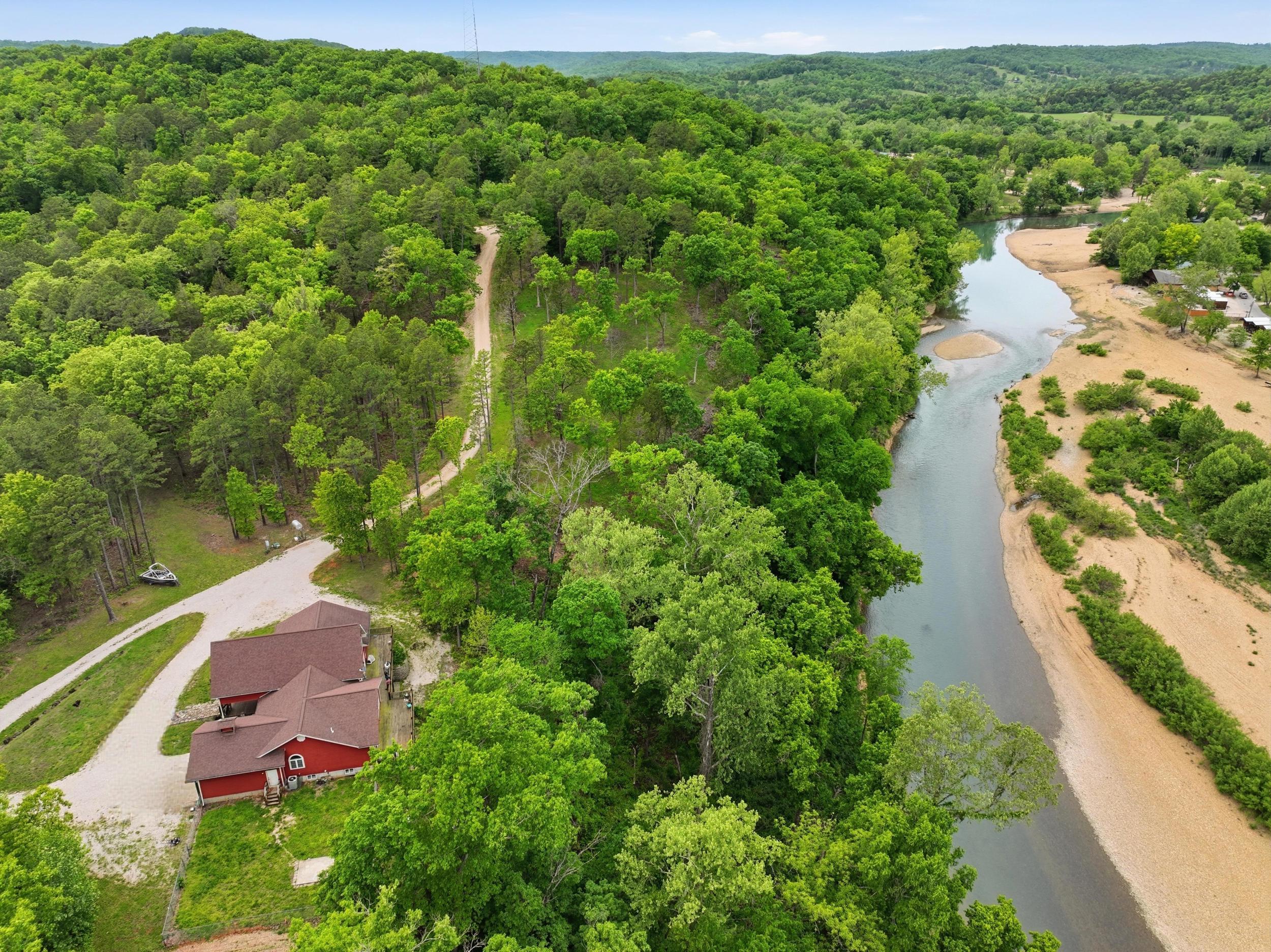 18418 Circle B Road Property Photo 4