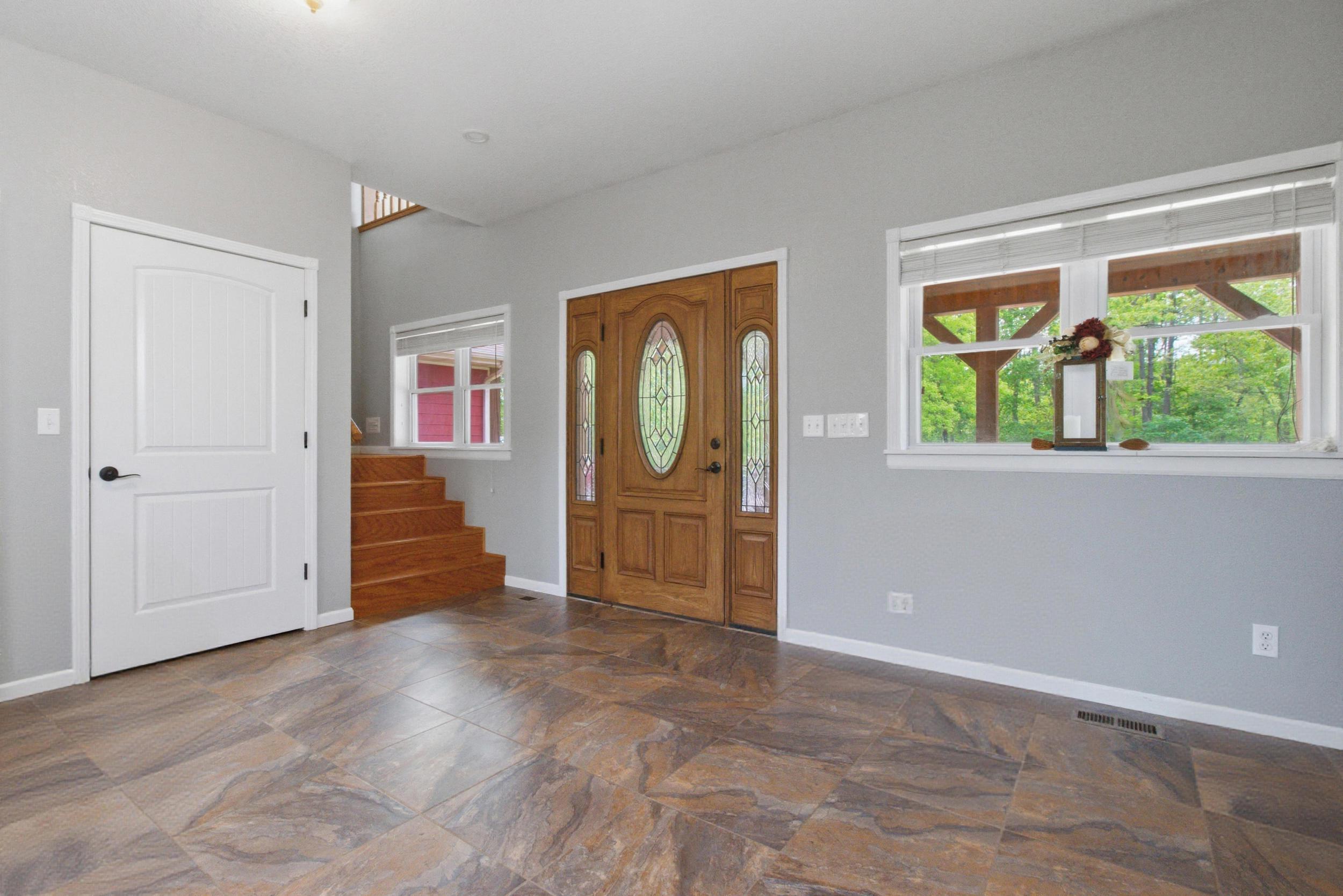 18418 Circle B Road Property Photo 7