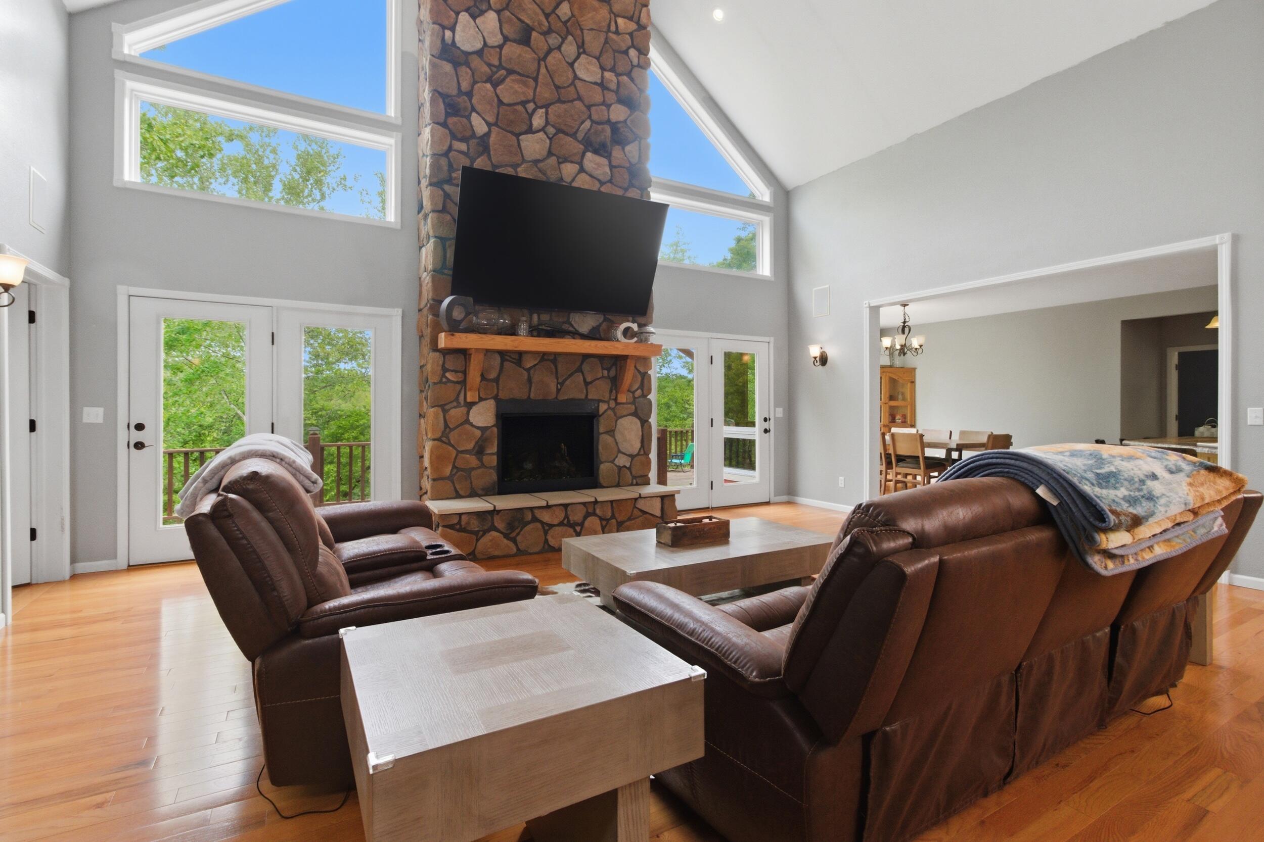 18418 Circle B Road Property Photo 8