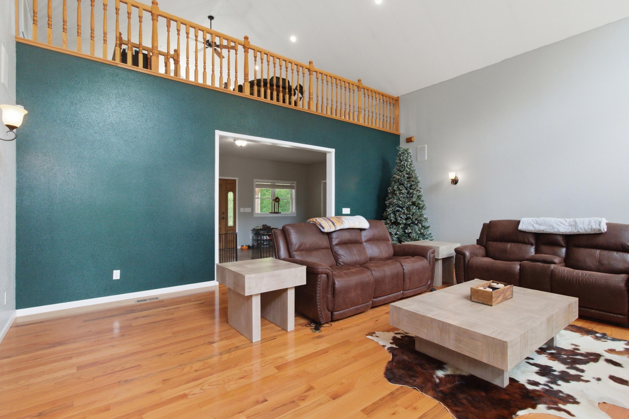18418 Circle B Road Property Photo 11