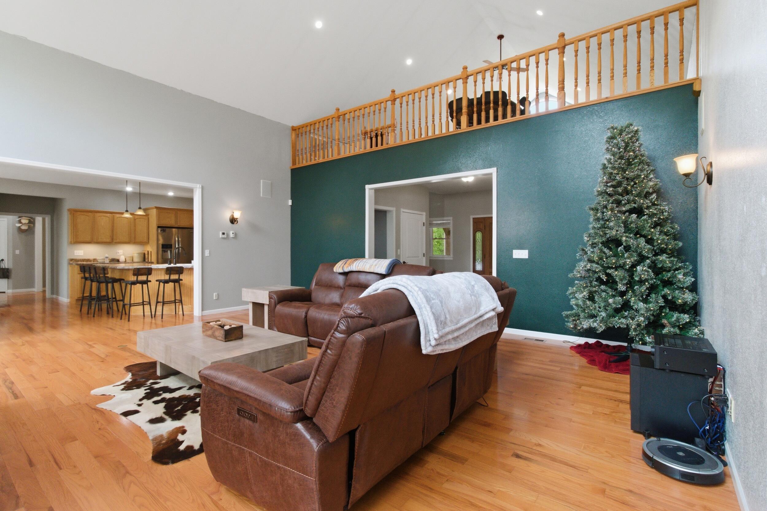 18418 Circle B Road Property Photo 12