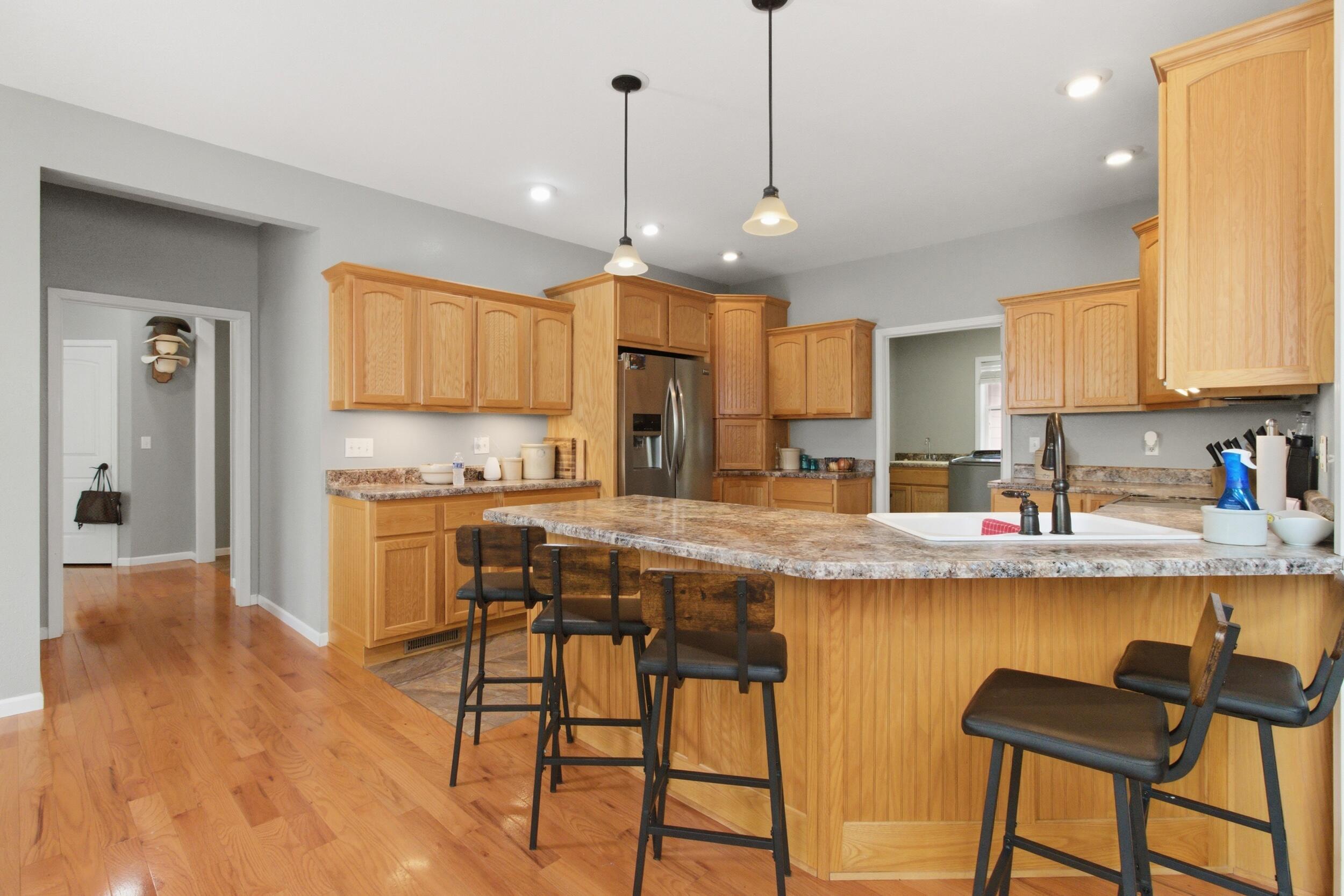 18418 Circle B Road Property Photo 13