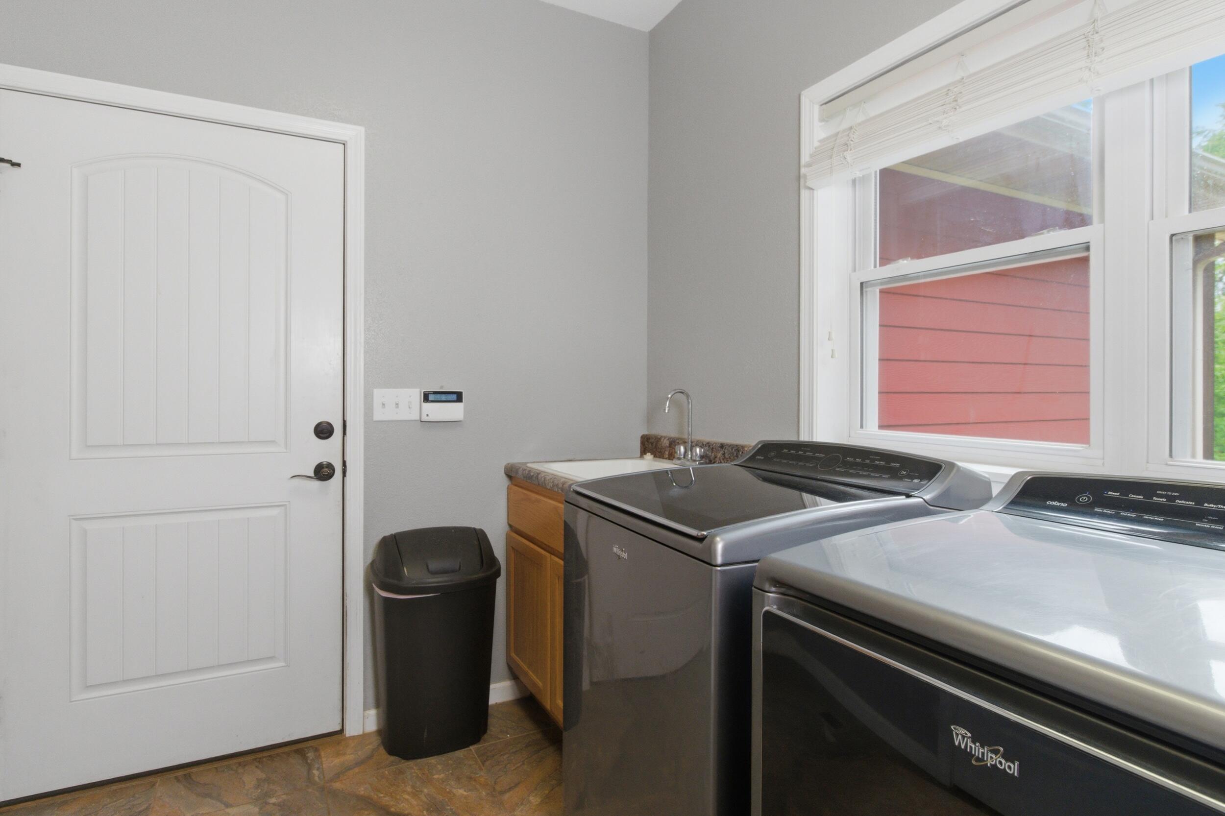 18418 Circle B Road Property Photo 16