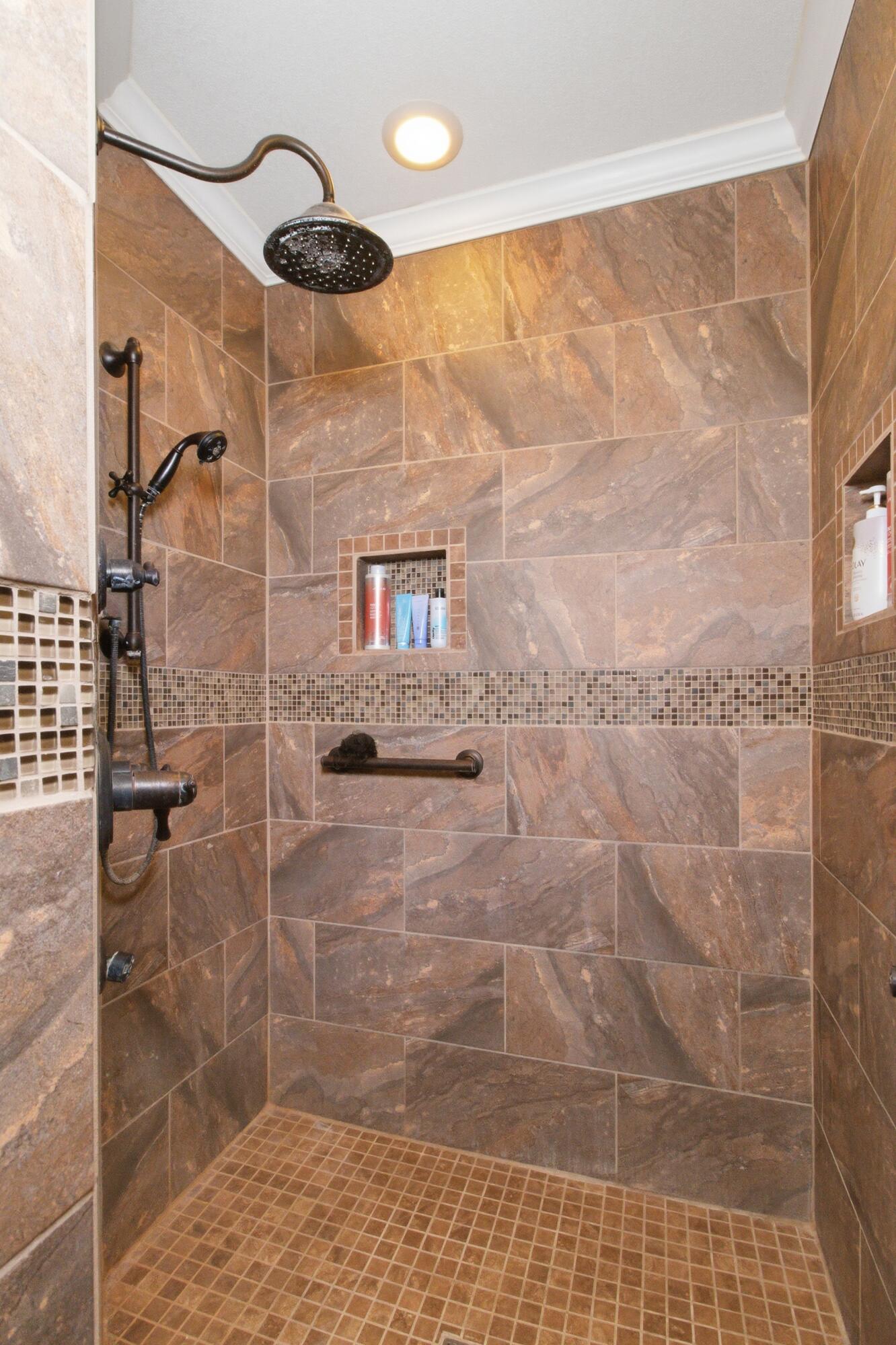 18418 Circle B Road Property Photo 21