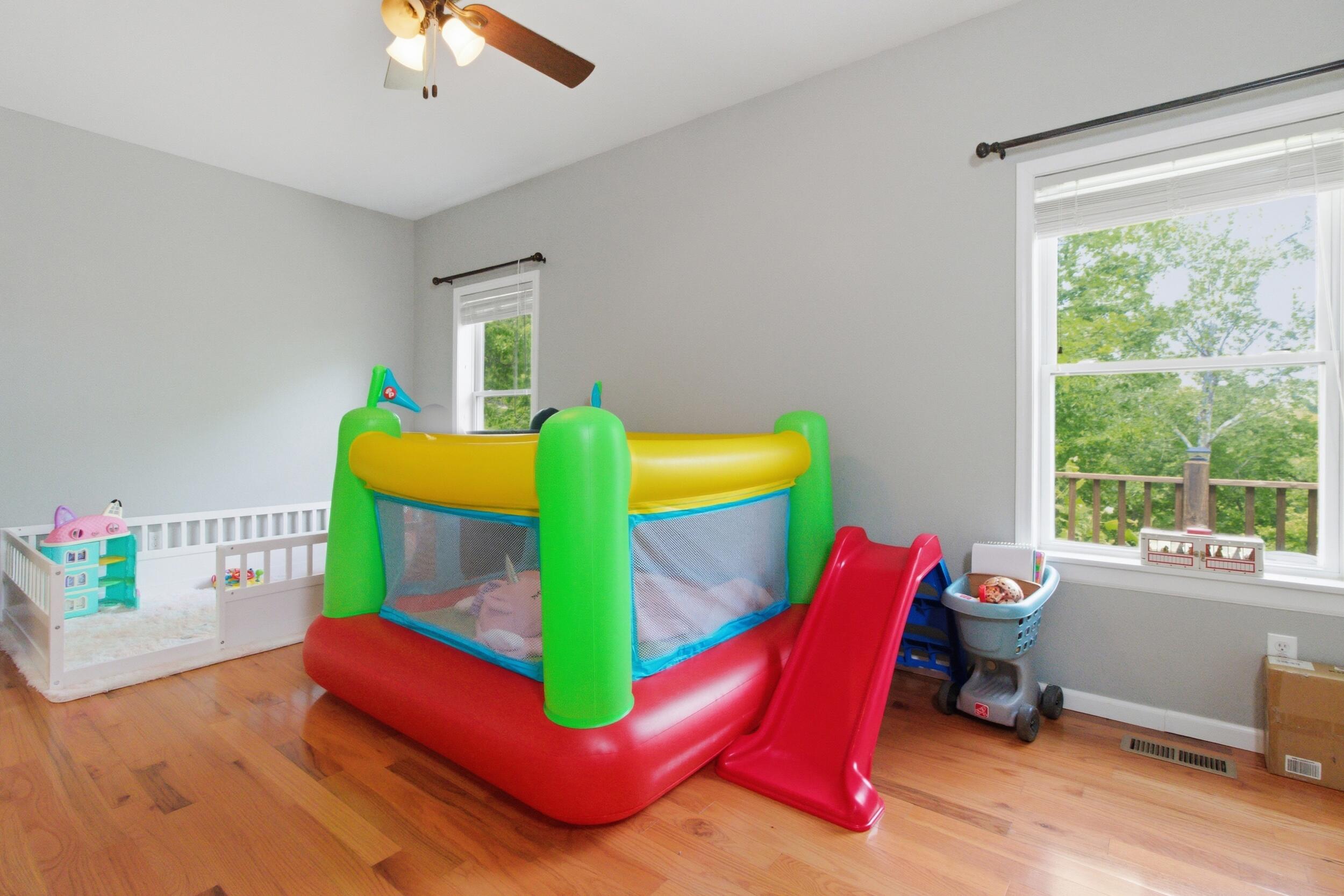 18418 Circle B Road Property Photo 23