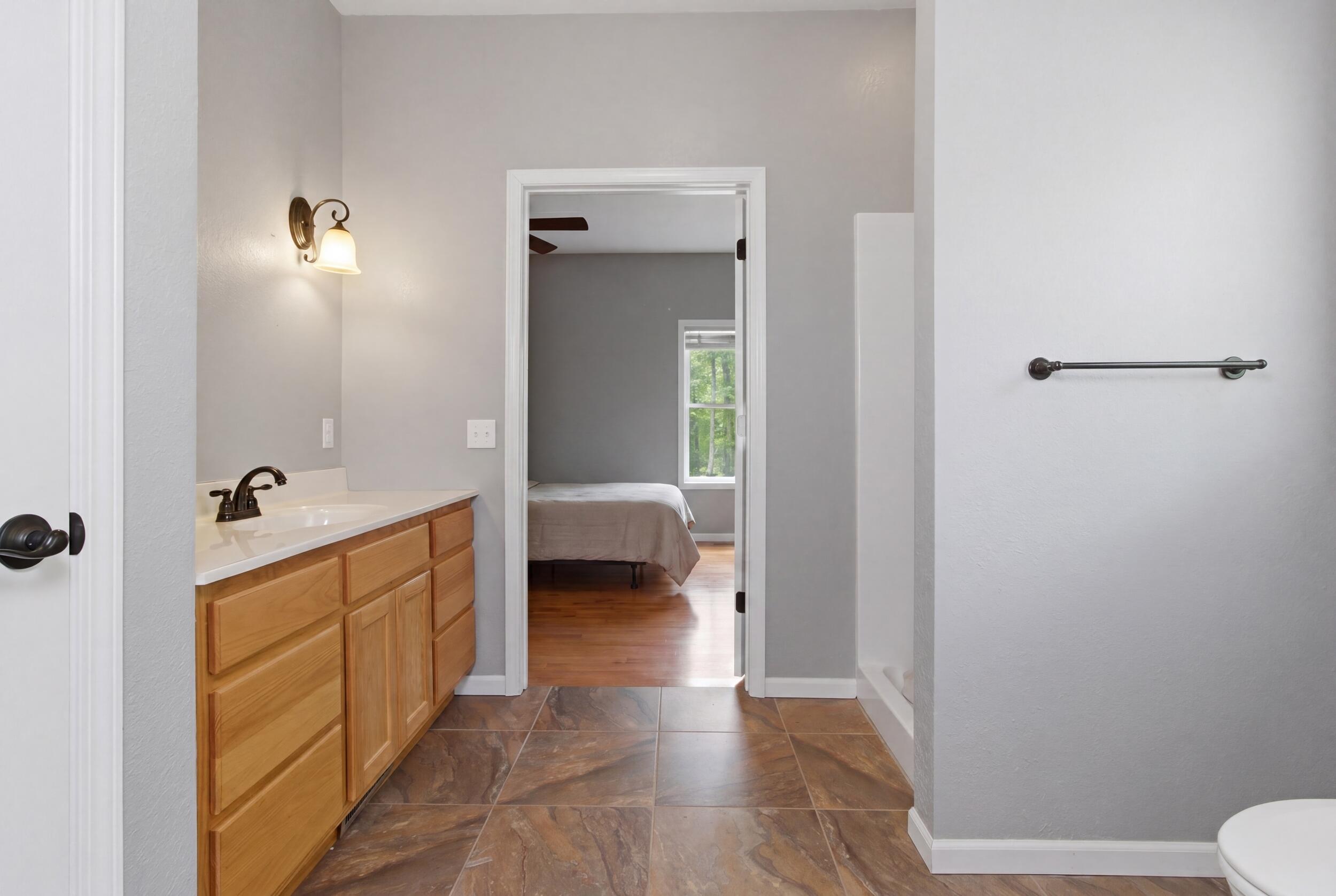 18418 Circle B Road Property Photo 24