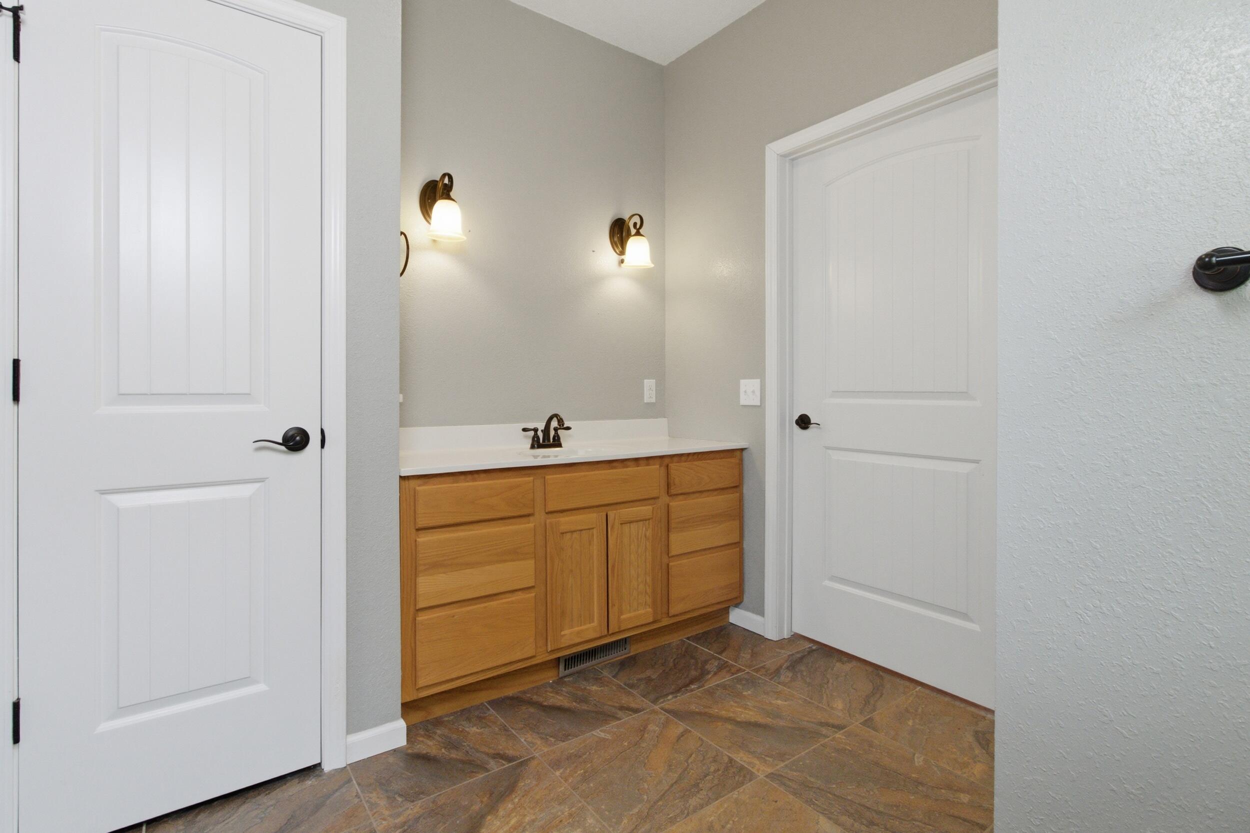 18418 Circle B Road Property Photo 25