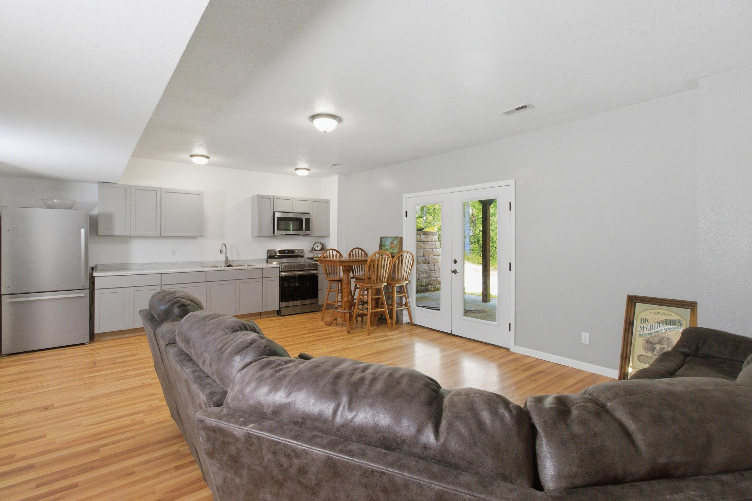 18418 Circle B Road Property Photo 32