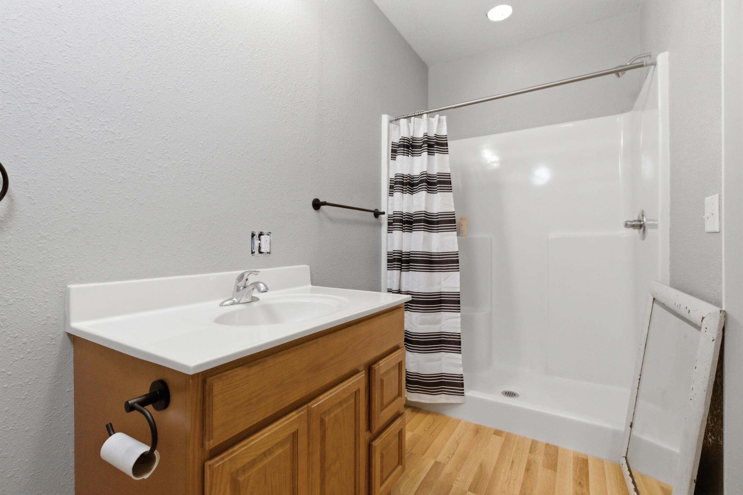 18418 Circle B Road Property Photo 33