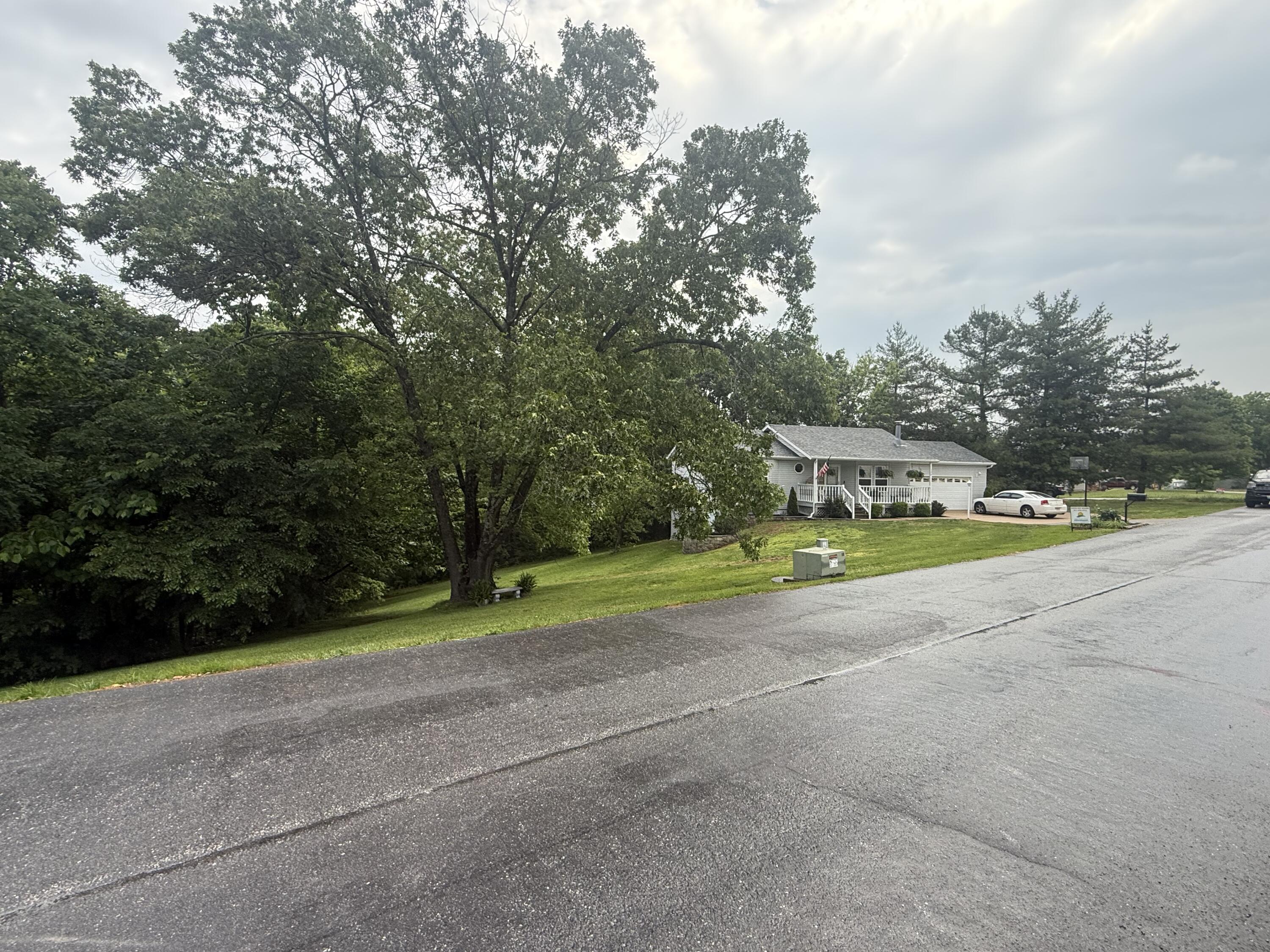 120 Sunny Lane Property Photo 4