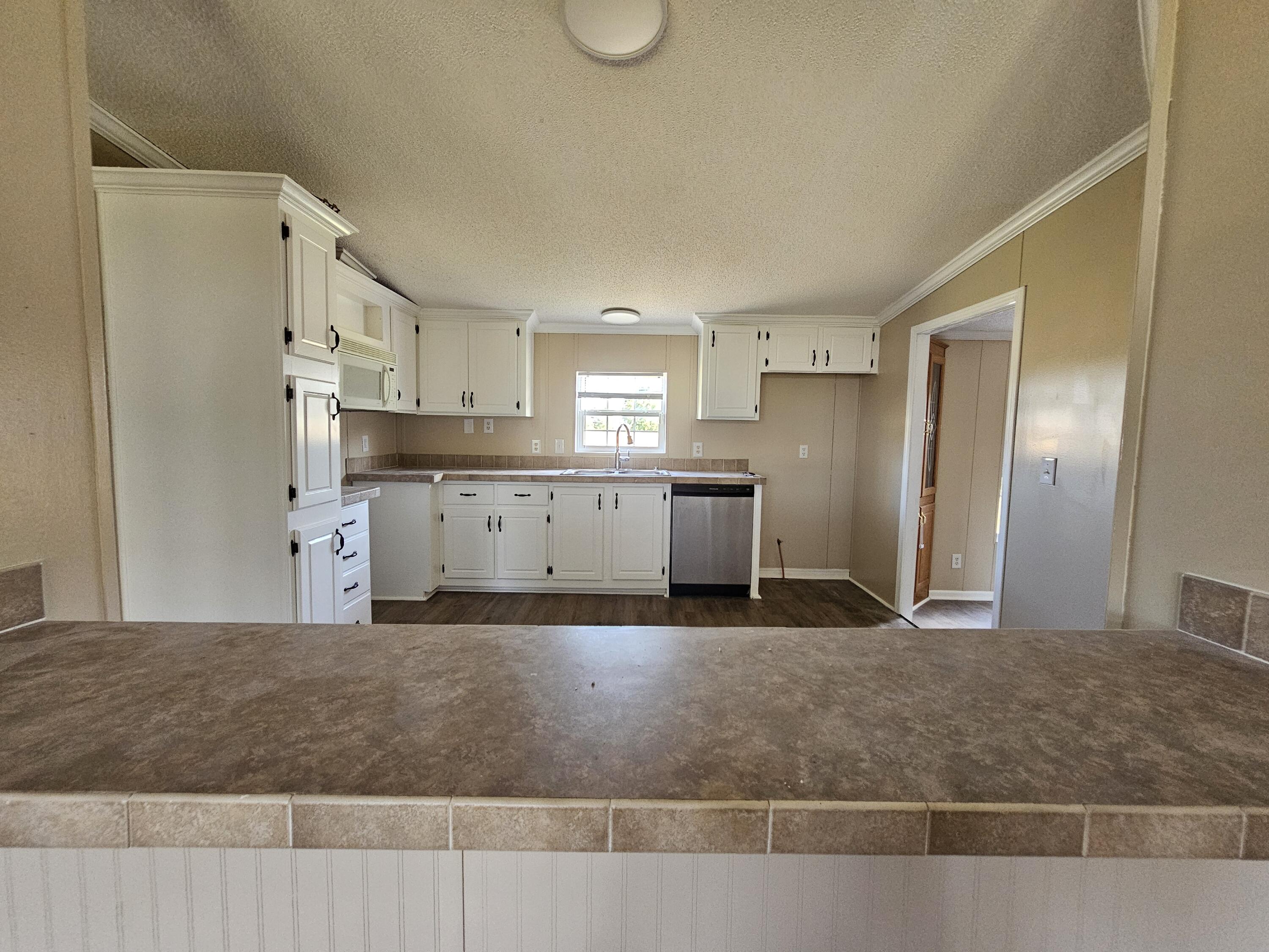 205 College Street Property Photo 7