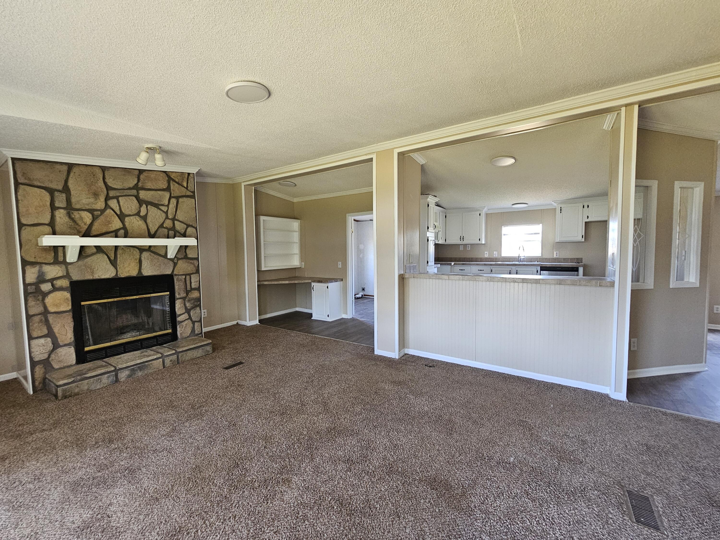 205 College Street Property Photo 9