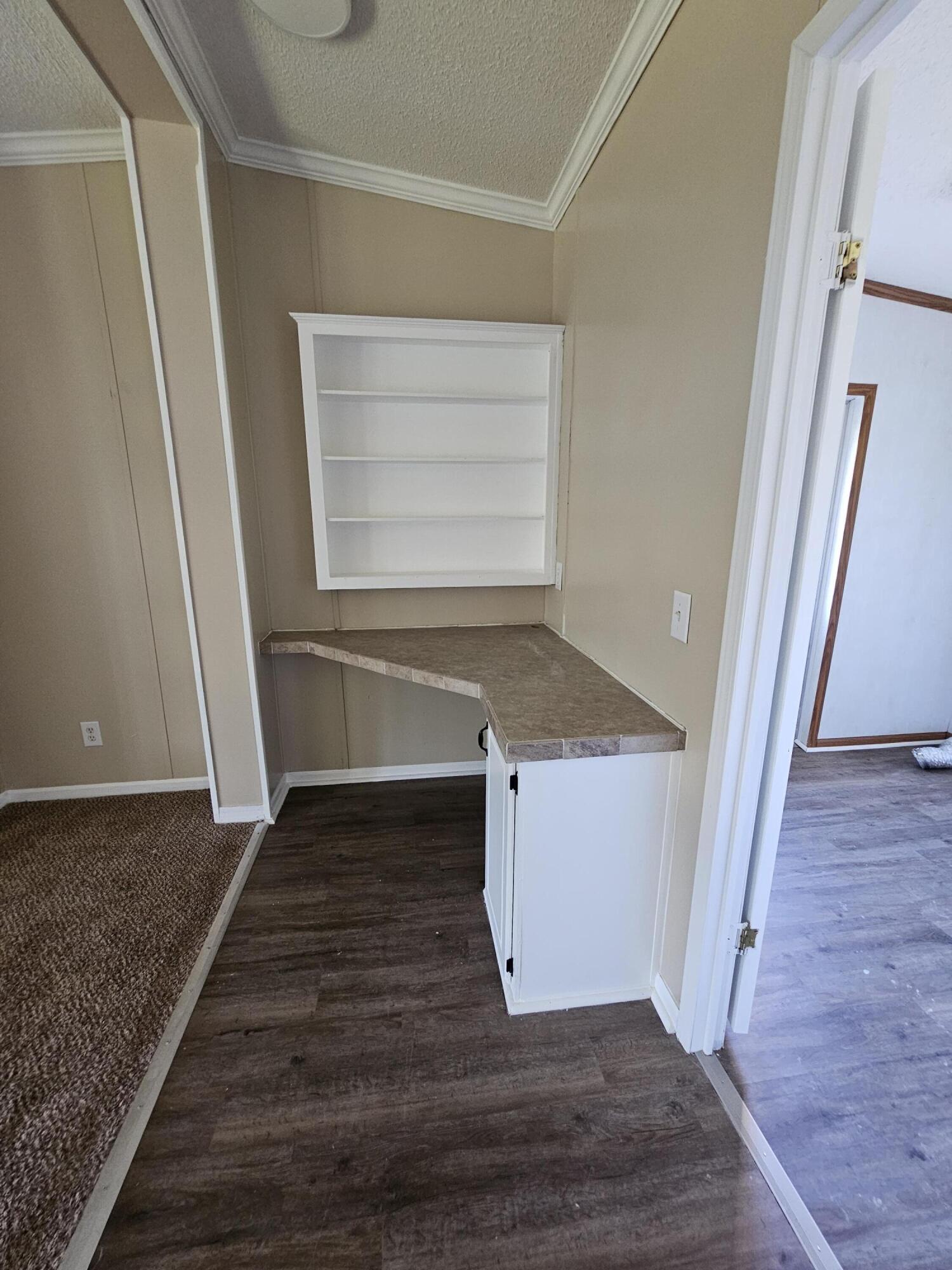 205 College Street Property Photo 15