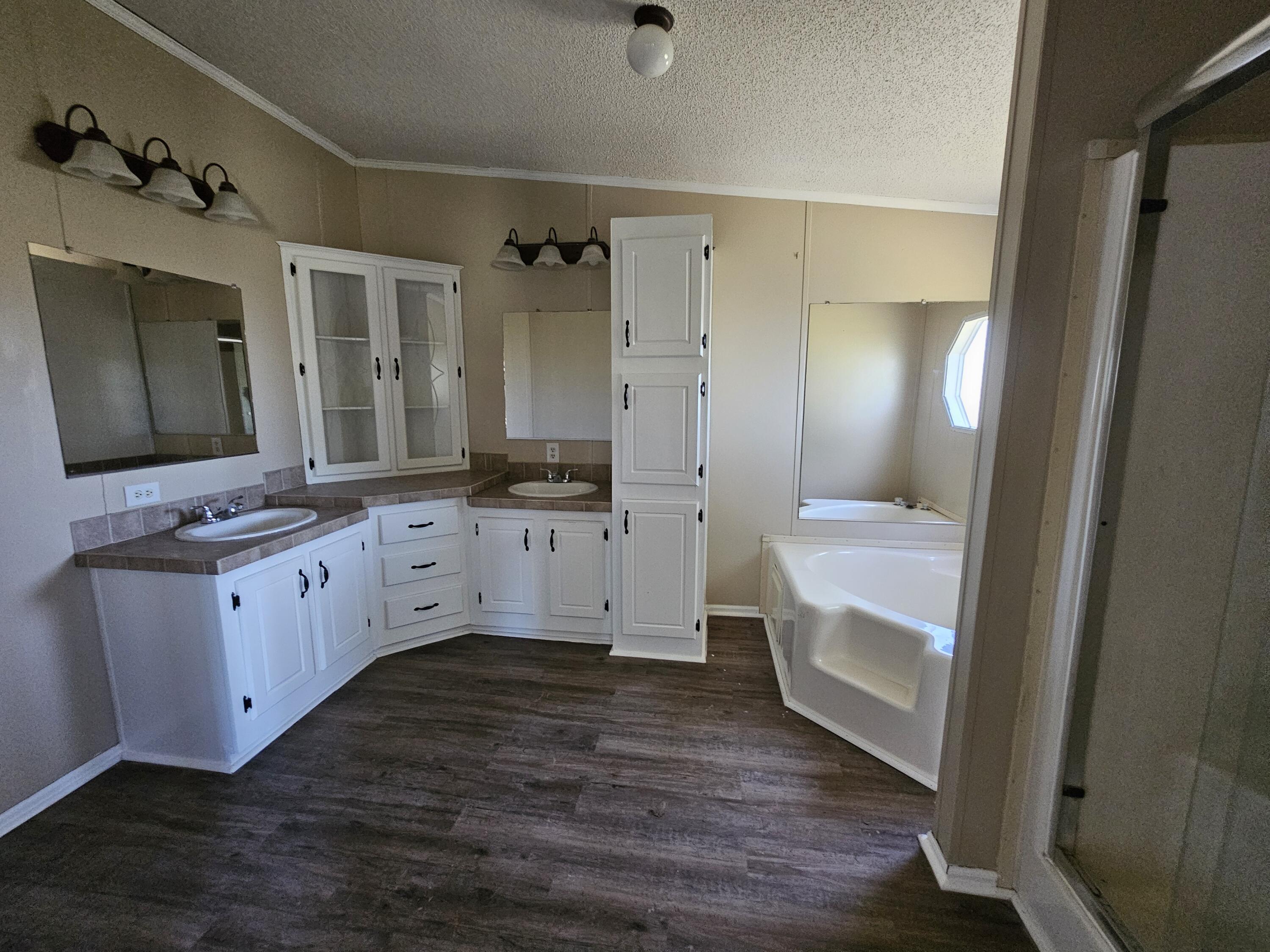 205 College Street Property Photo 18