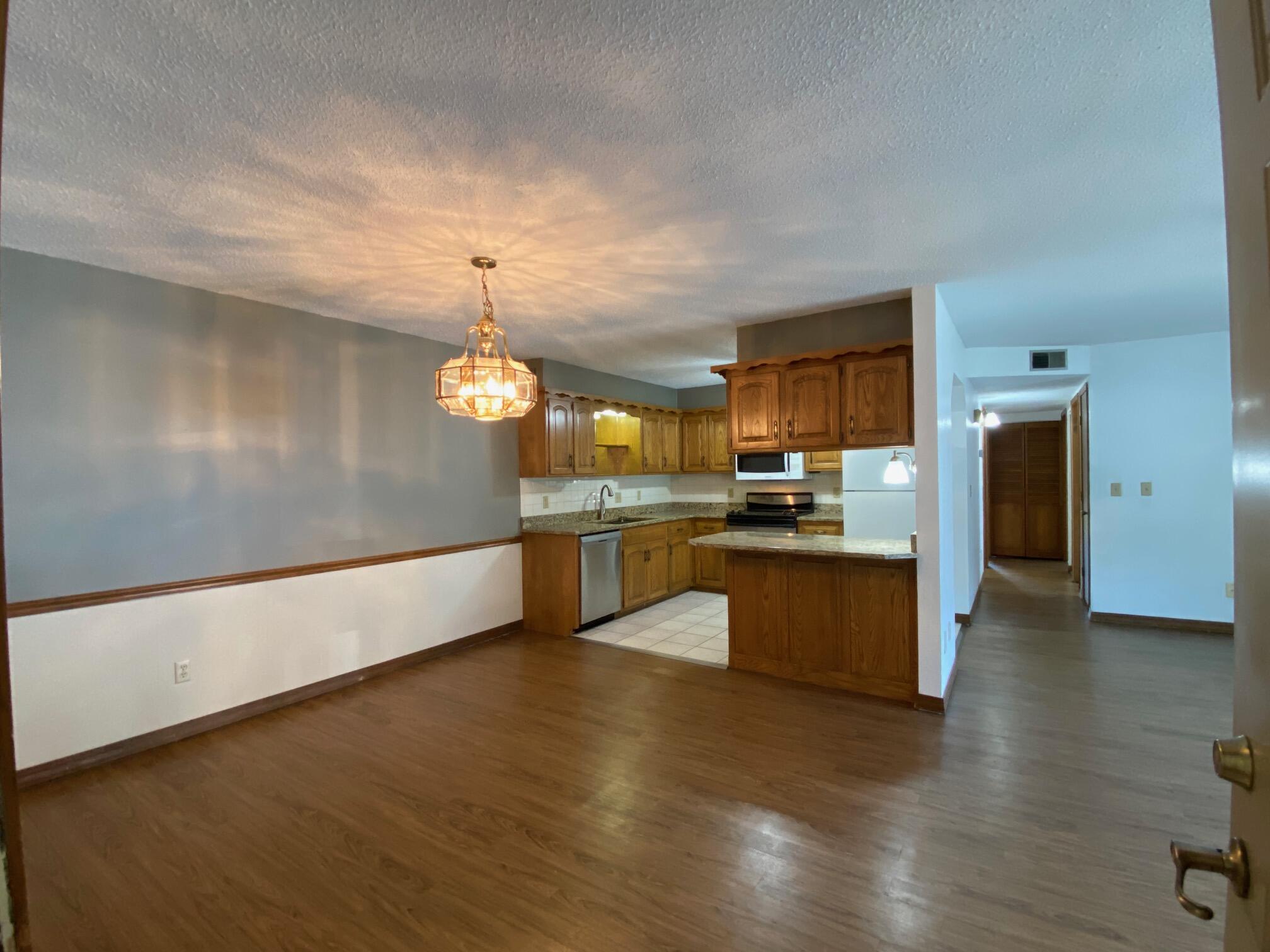 120 Wilshire Drive 19 Property Photo 6
