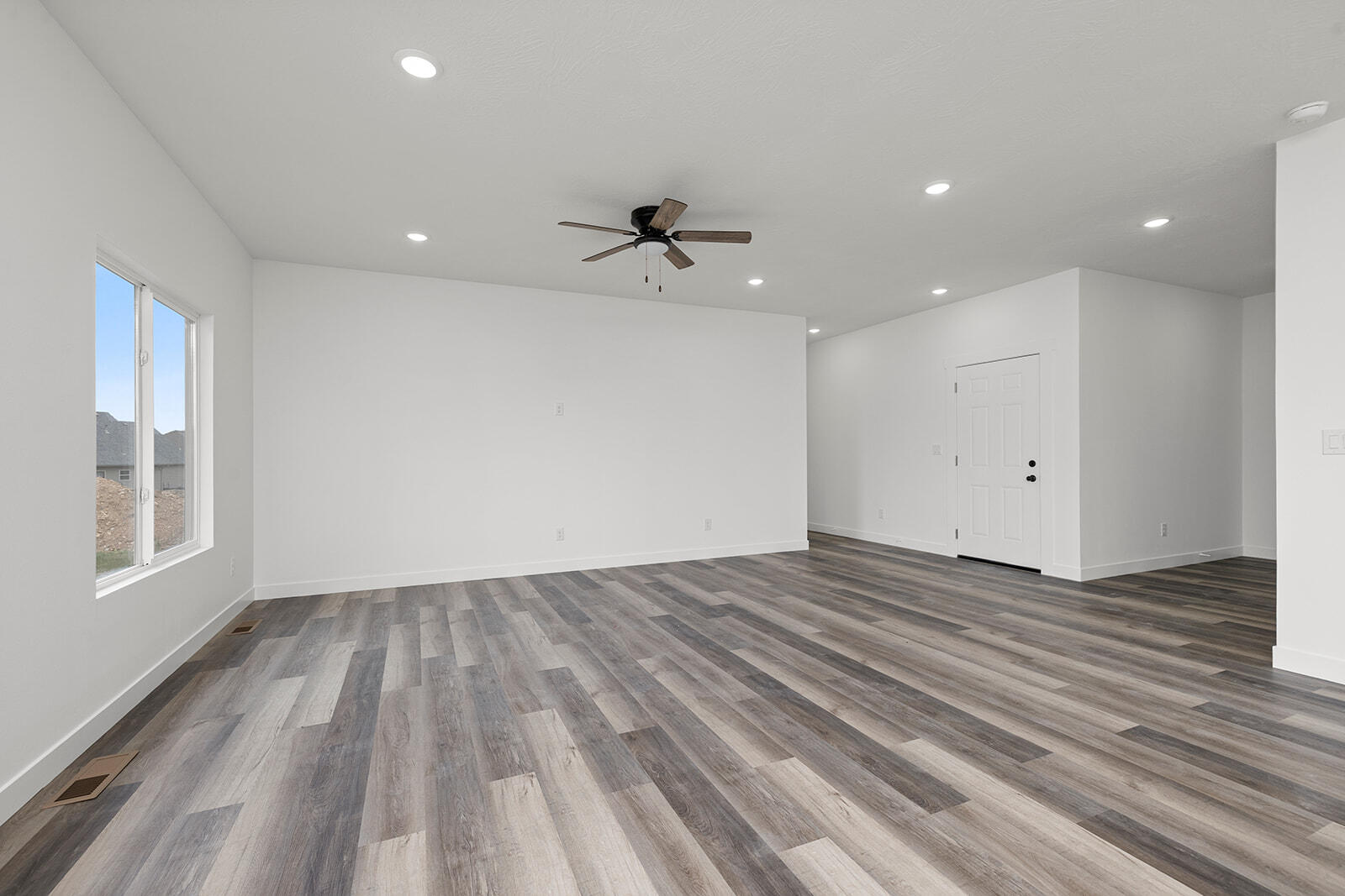 496 Bailiwick Drive Property Photo 8
