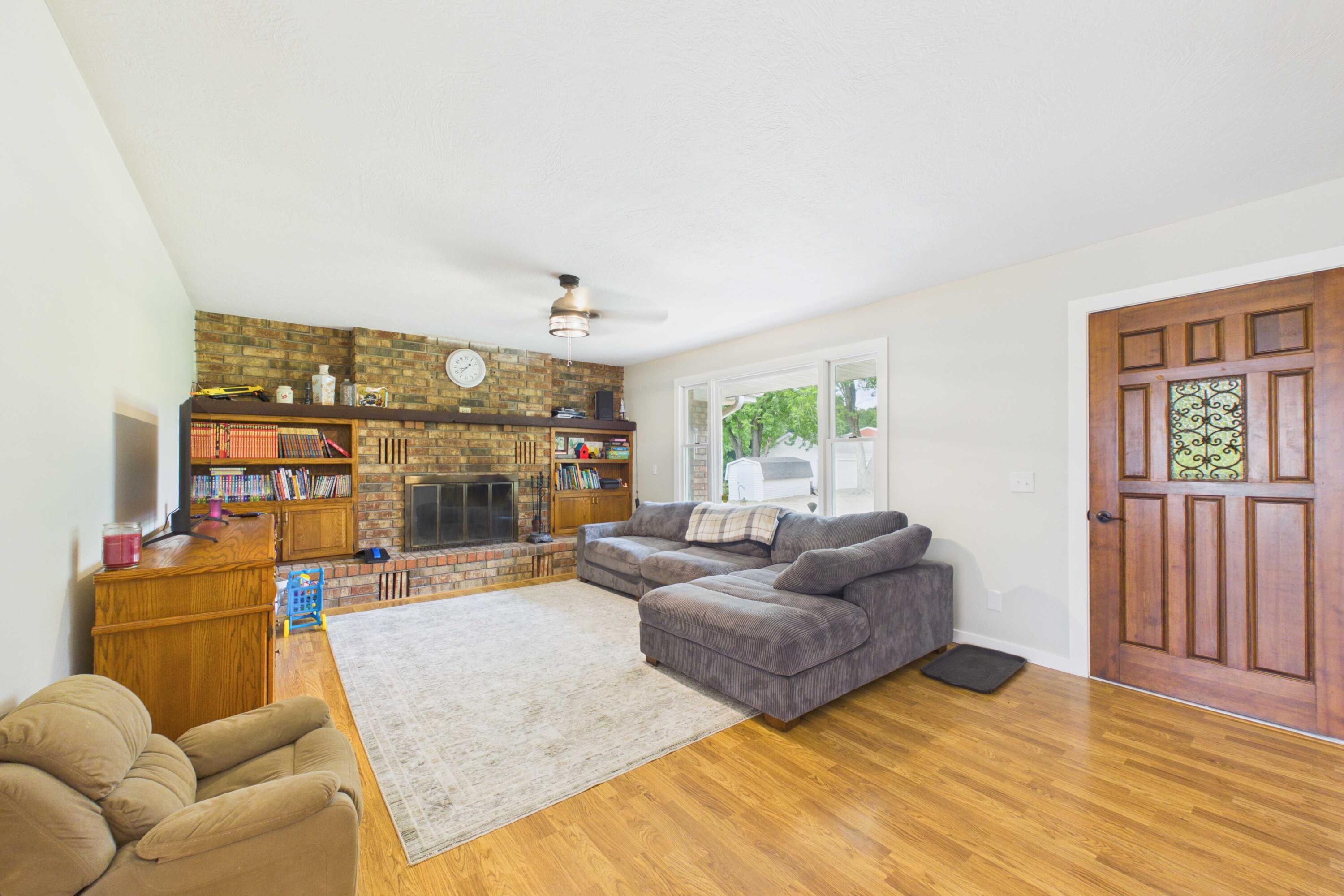 283 Wyandotte Drive Property Photo 3