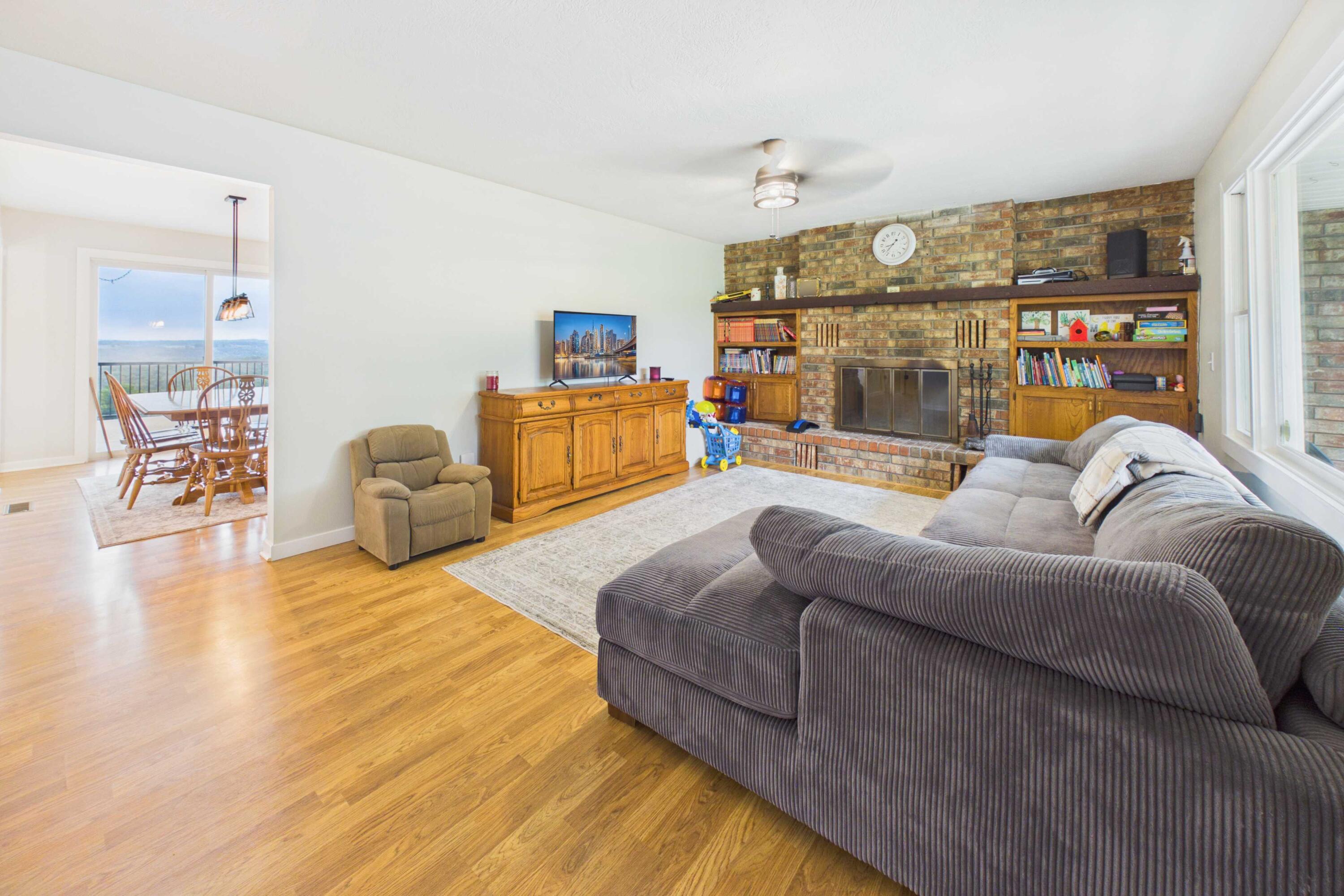 283 Wyandotte Drive Property Photo 4